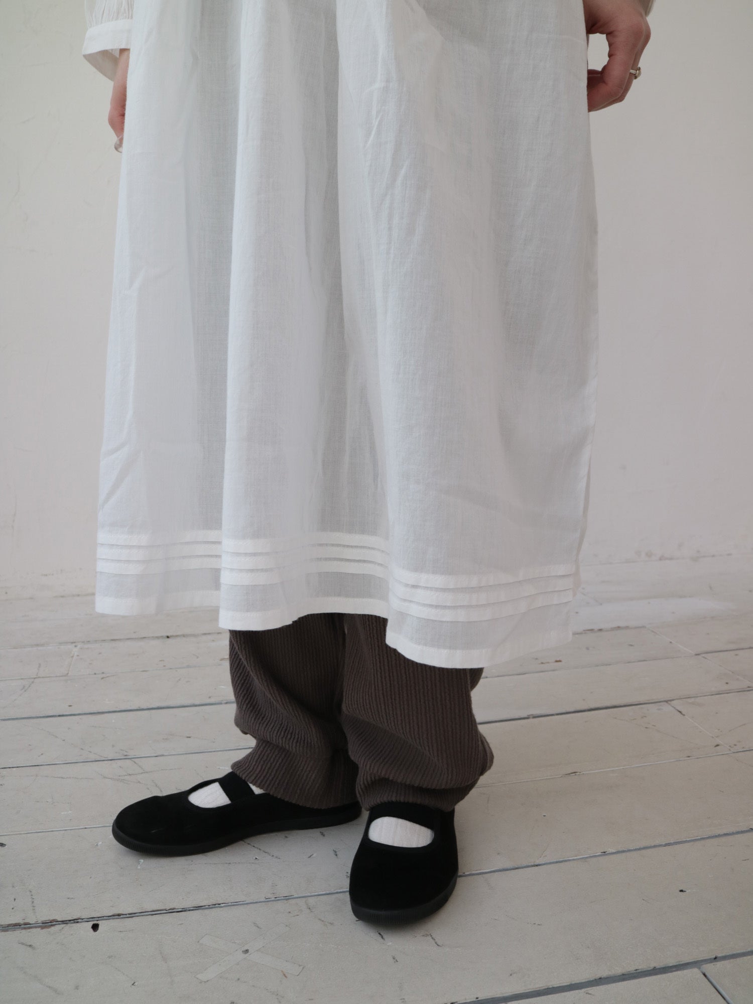 YARRA INDIAフリル衿ピンタックワンピース YR-1544-208