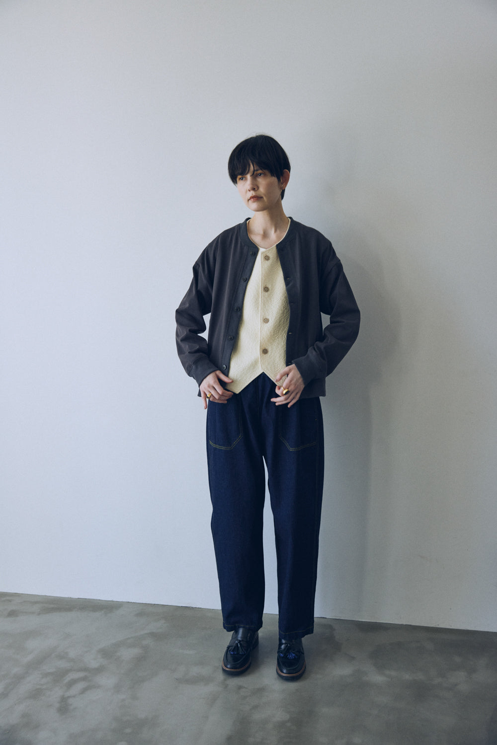 YARRA NEU カットジャガード釦開きベスト NU-5548-403