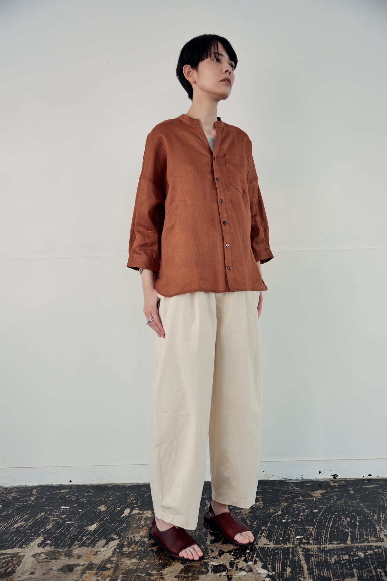 YARRA NEU リネンスキッパーネック7分袖シャツ NU-5523-435