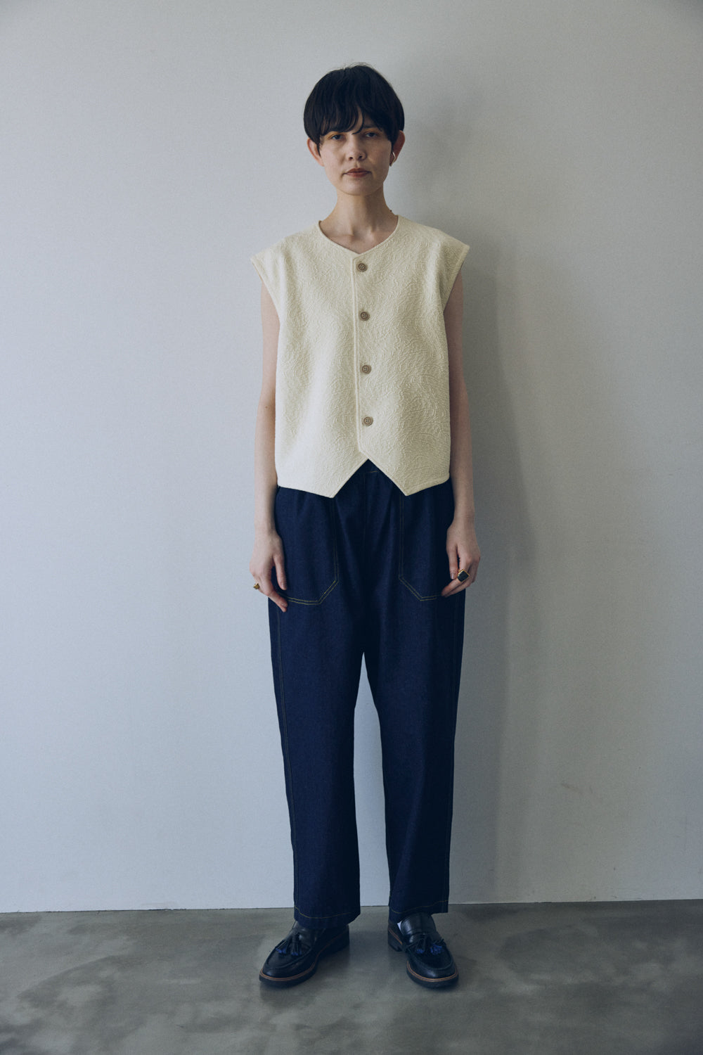 YARRA NEU カットジャガード釦開きベスト NU-5548-403