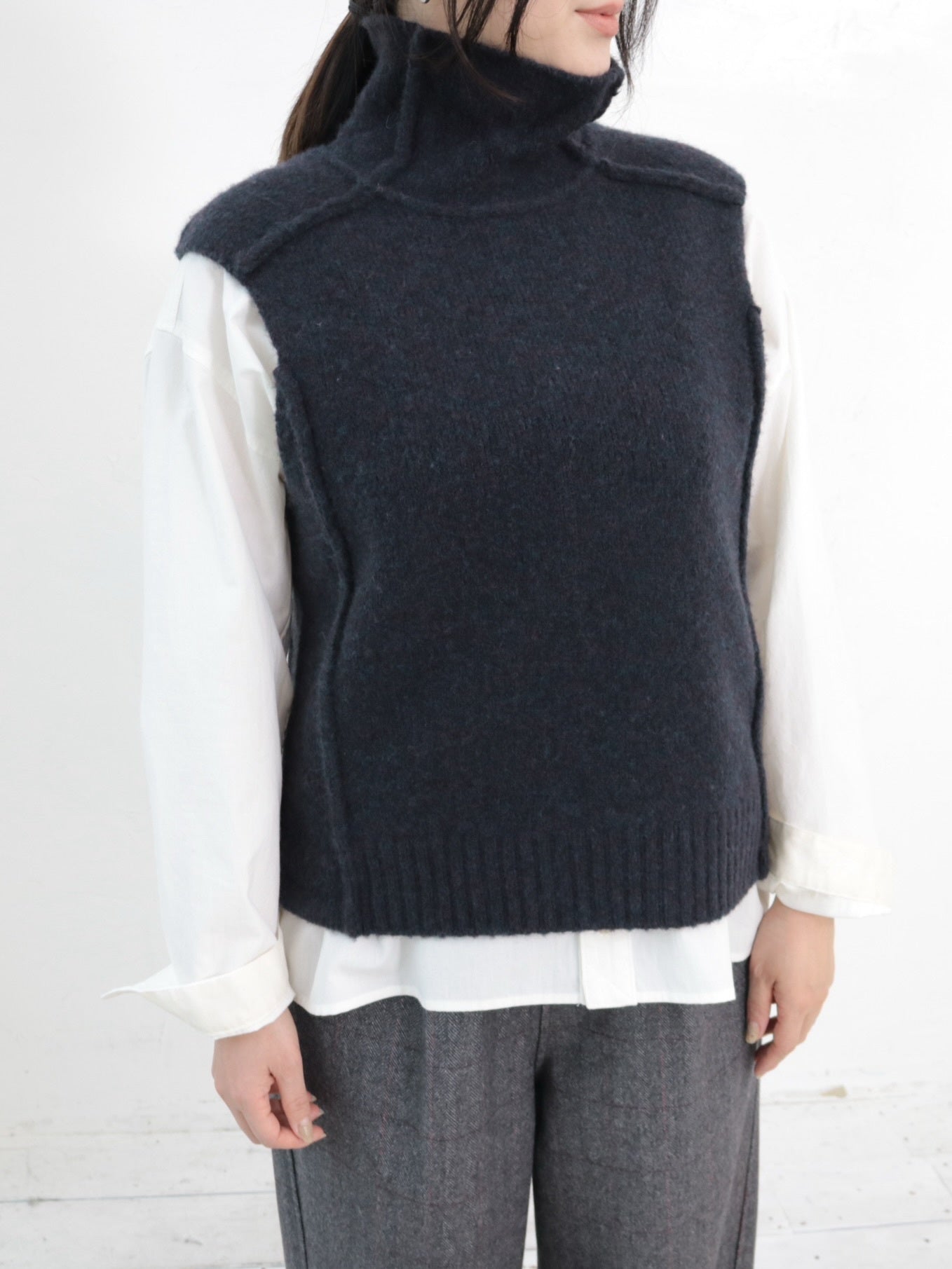 YARRA NEU ヤク混ハイネックニットベスト NU-5552-419