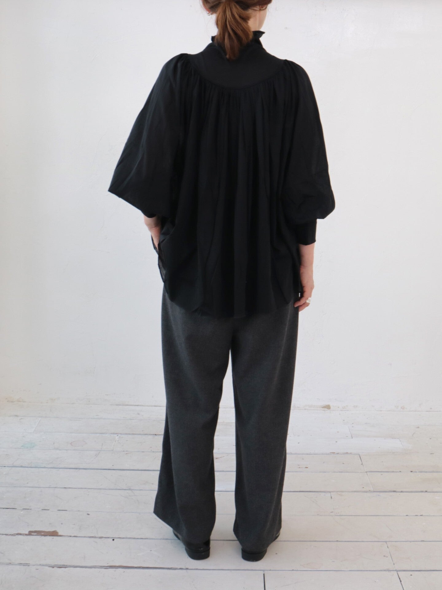 doux bleu タートルギャザーブラウス DB-2611-001