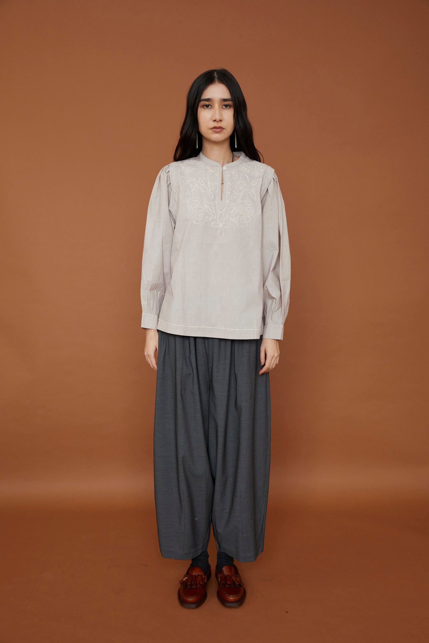 doux bleu コード刺繍ショルダータックブラウス DB-2443-006