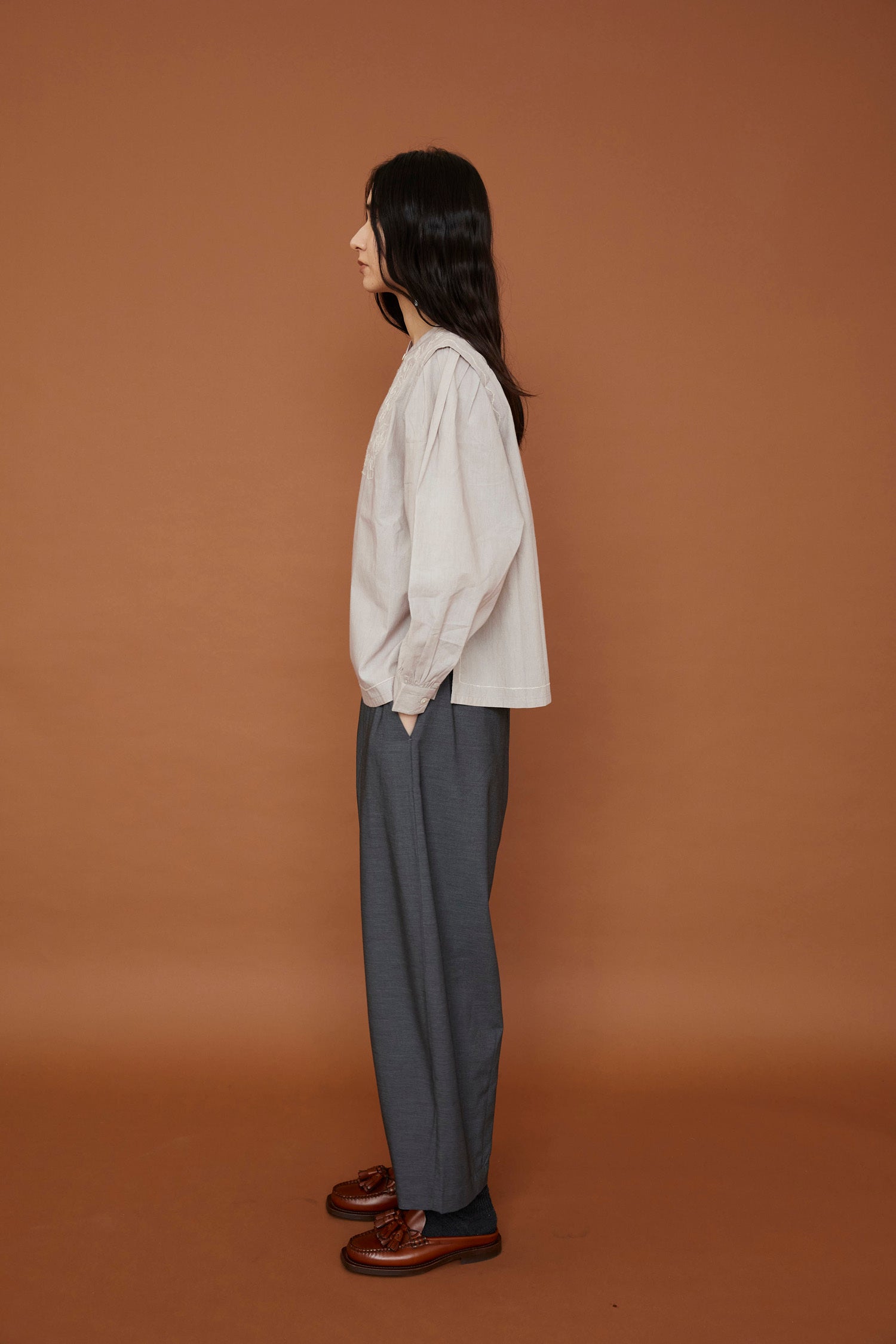 doux bleu コード刺繍ショルダータックブラウス DB-2443-006