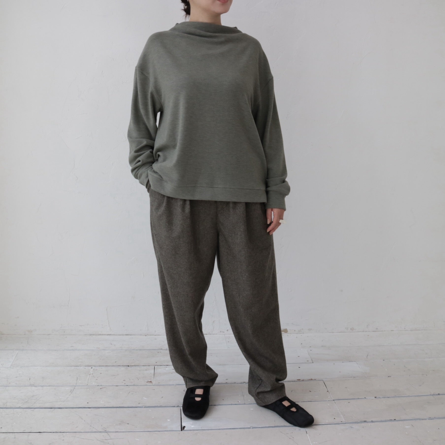 YARRA NEU ウール混テーパードパンツ NU-5455-431