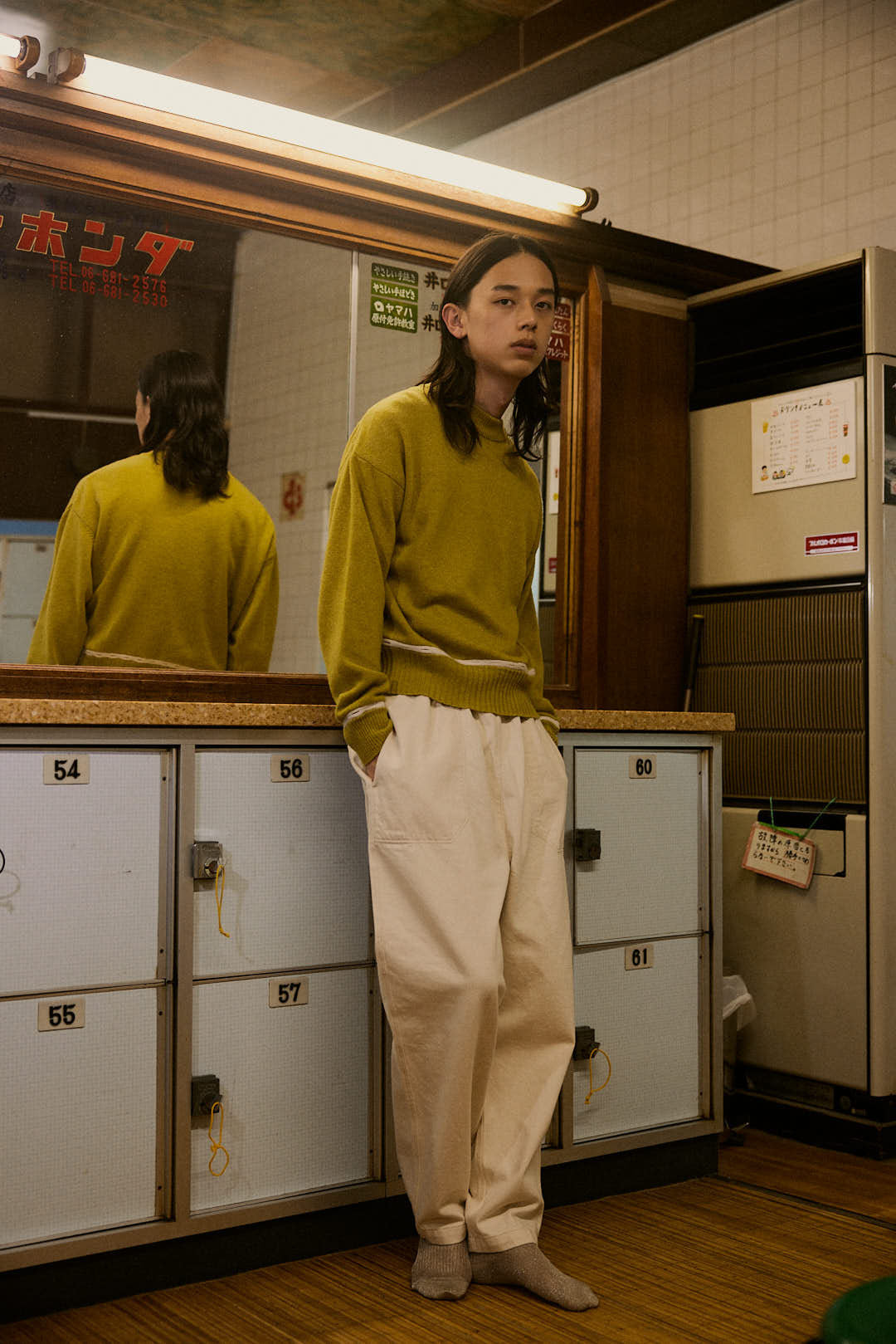 YARRA NEU カシミヤ混配色丸首ニットプルオーバー NU-5442-407