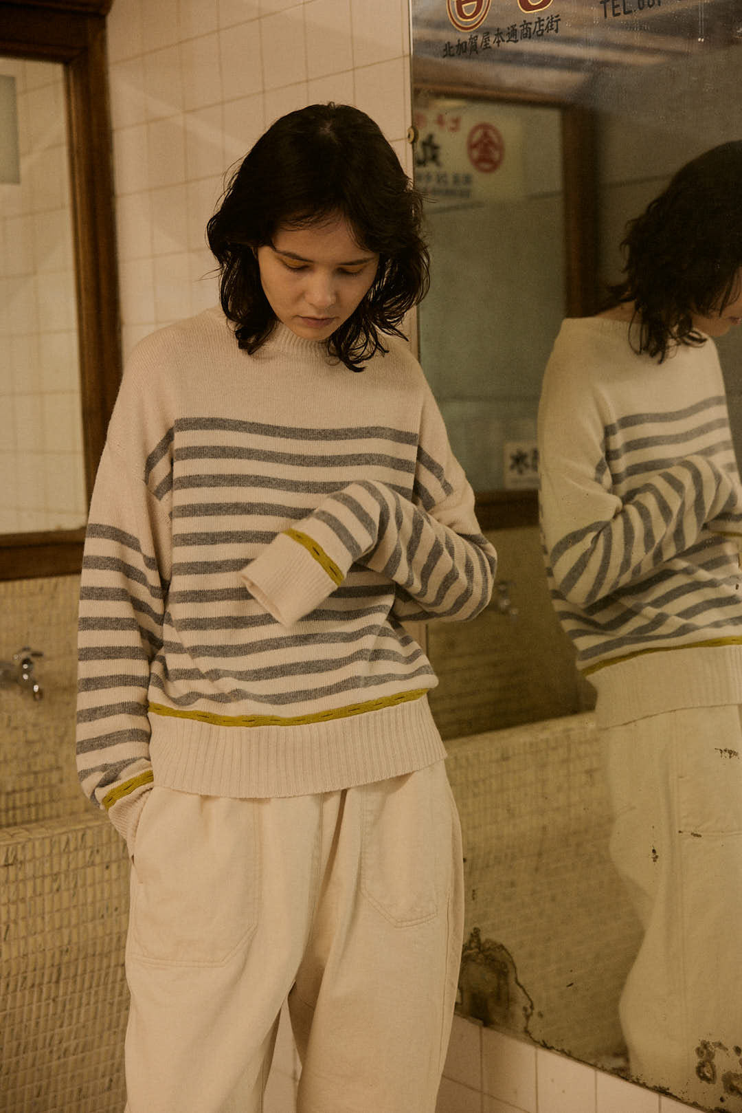 YARRA NEU カシミヤ混配色丸首ニットプルオーバー NU-5442-407