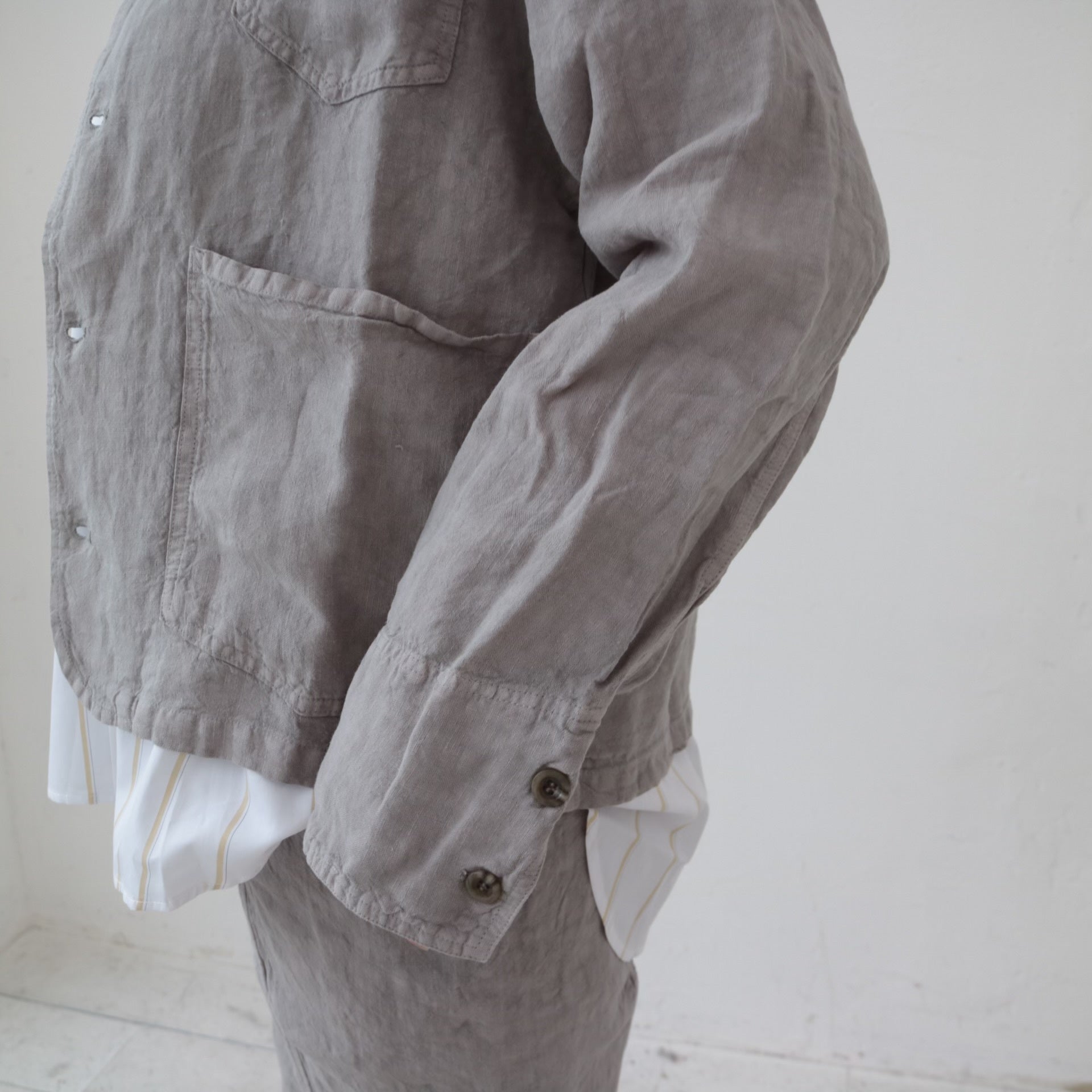 YARRA NEU ノーカラーリネンジャケット NU-5417-411