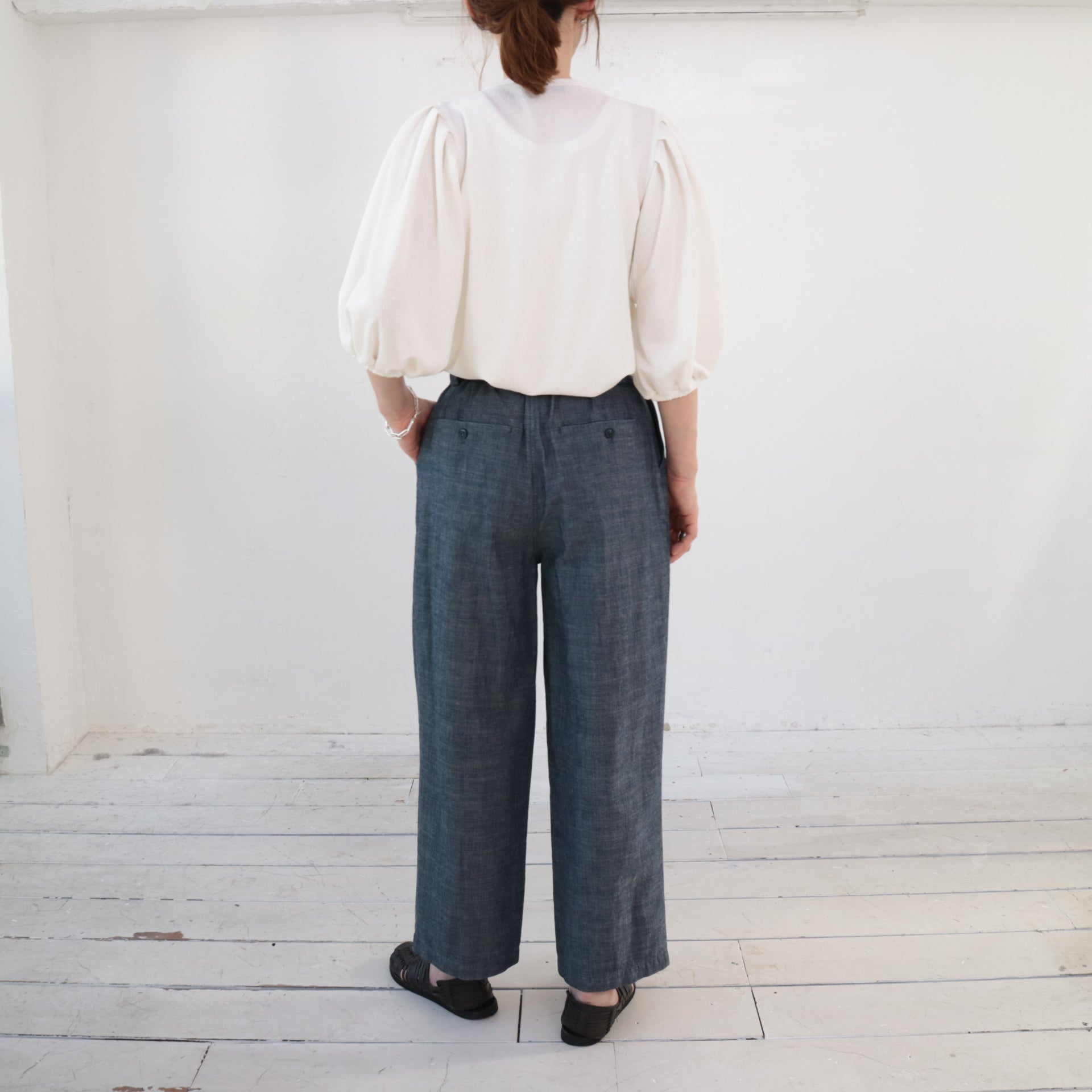 doux bleu ツイストクレープ袖タックプルオーバー DB-2421-049
