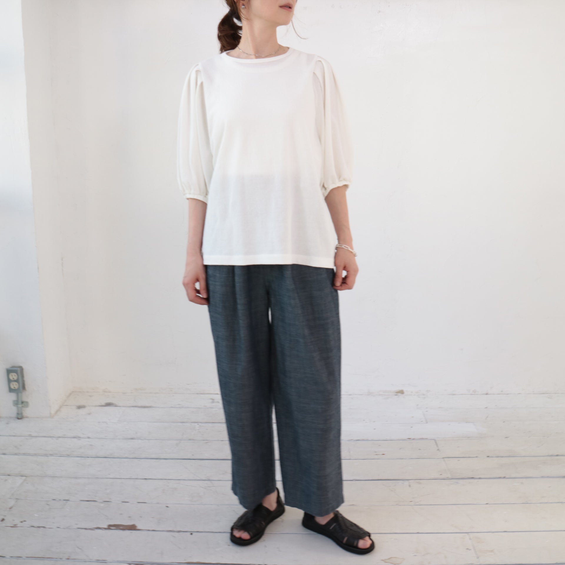doux bleu ツイストクレープ袖タックプルオーバー DB-2421-049