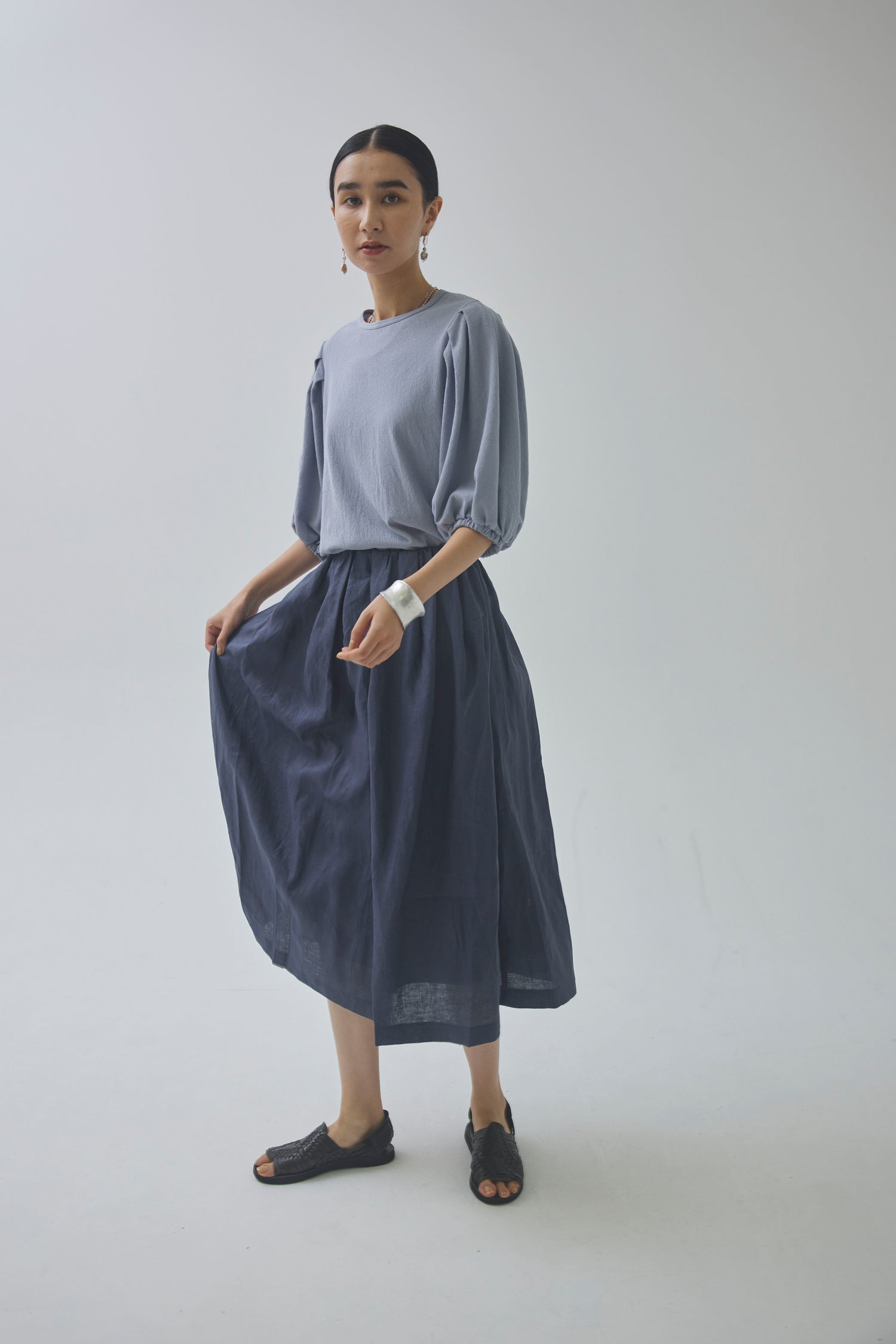 doux bleu ツイストクレープ袖タックプルオーバー DB-2421-049