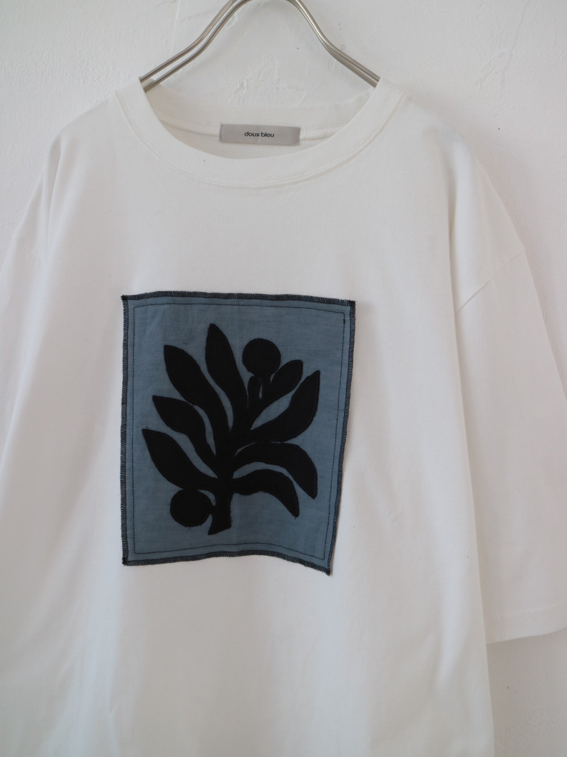 doux bleu アップリケ刺繍Tシャツ DB-2621-050
