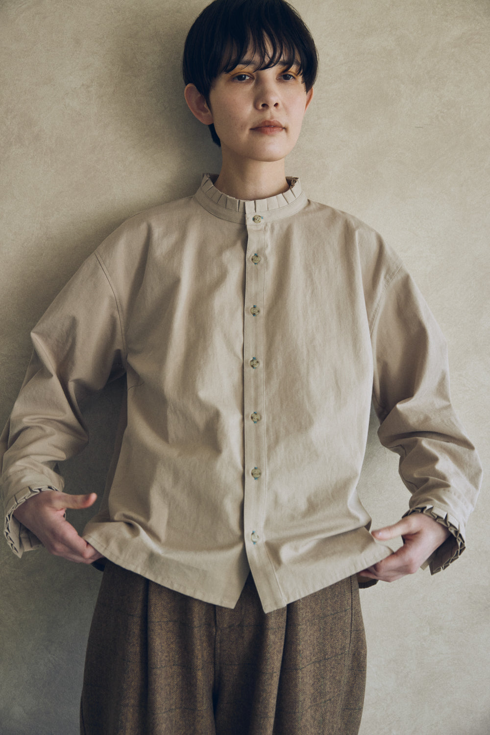 YARRA NEU ヴィンテージワッシャー衿フリルシャツ NU-5553-423