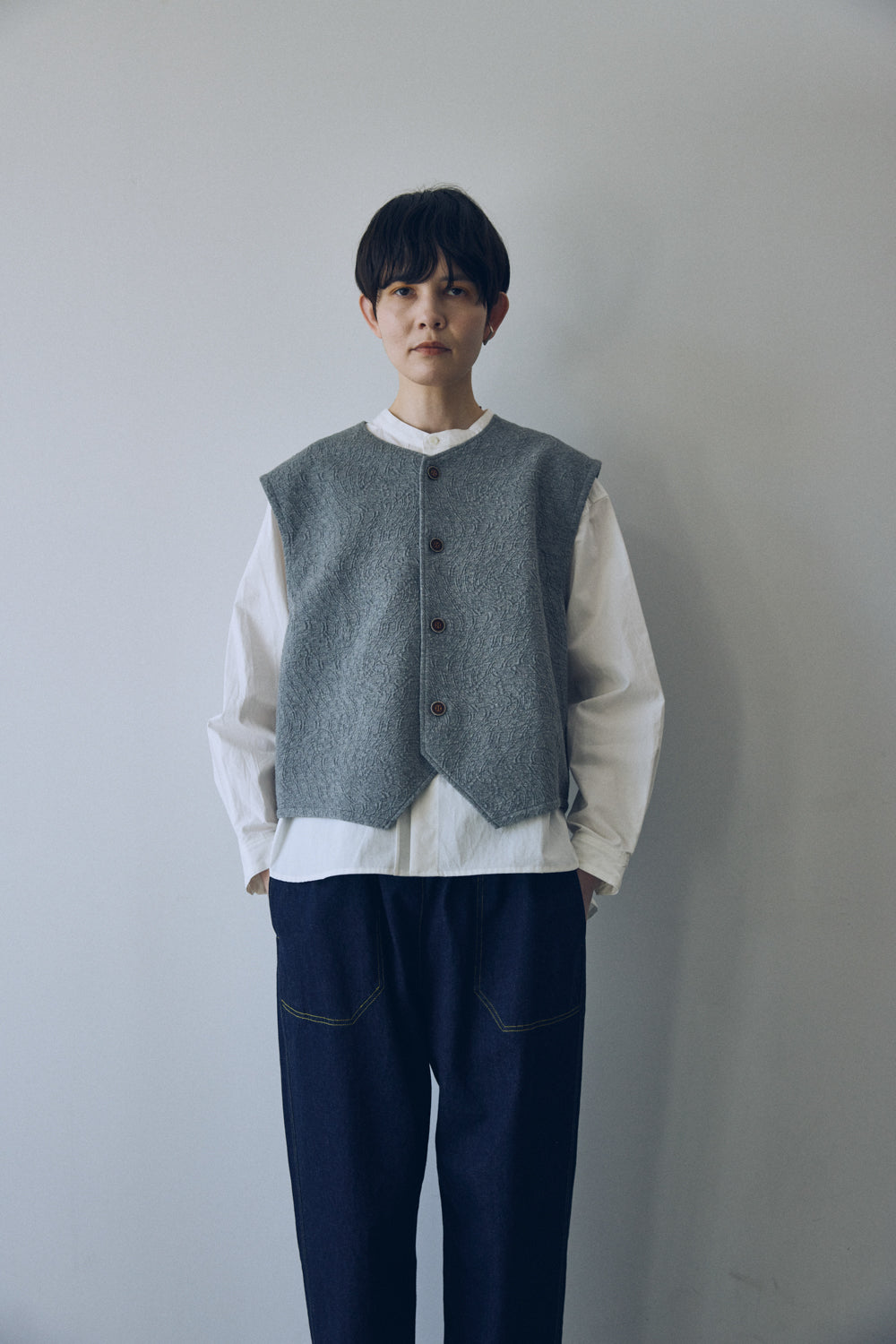 YARRA NEU カットジャガード釦開きベスト NU-5548-403