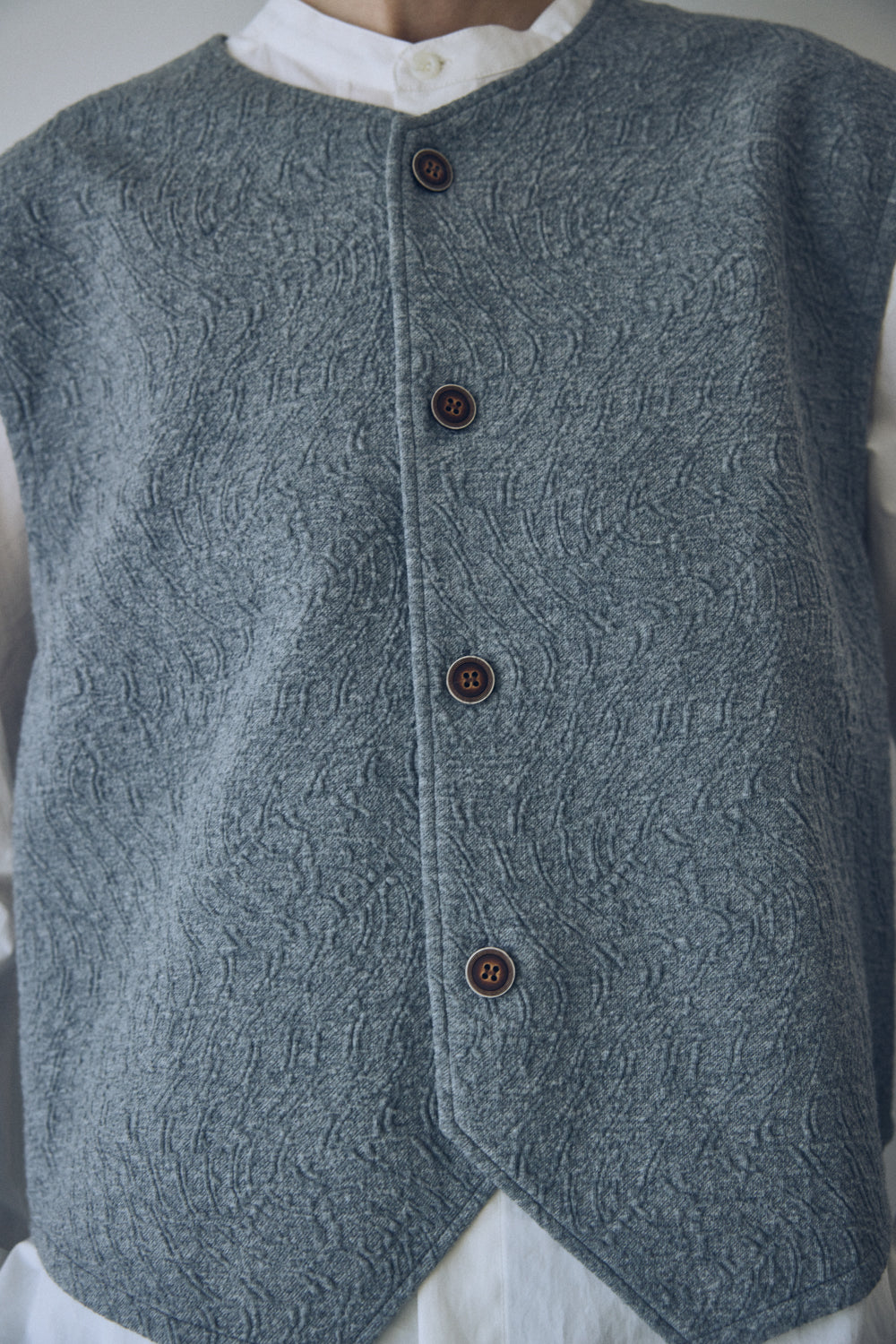 YARRA NEU カットジャガード釦開きベスト NU-5548-403