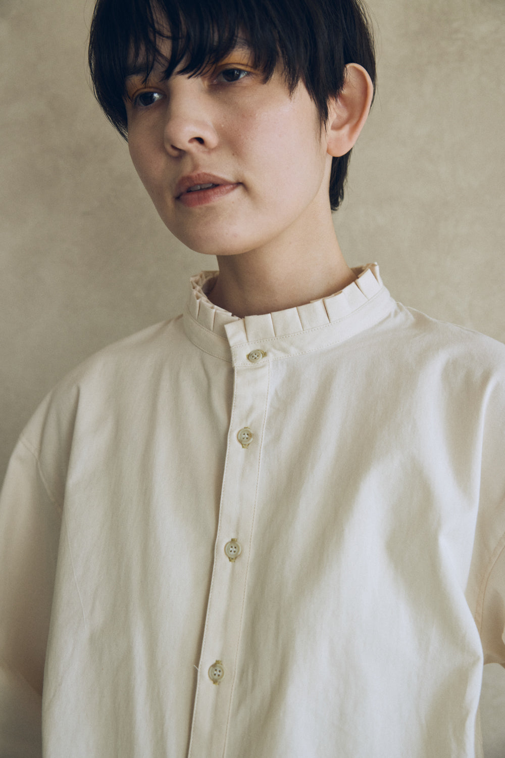 YARRA NEU ヴィンテージワッシャー衿フリルシャツ NU-5553-423