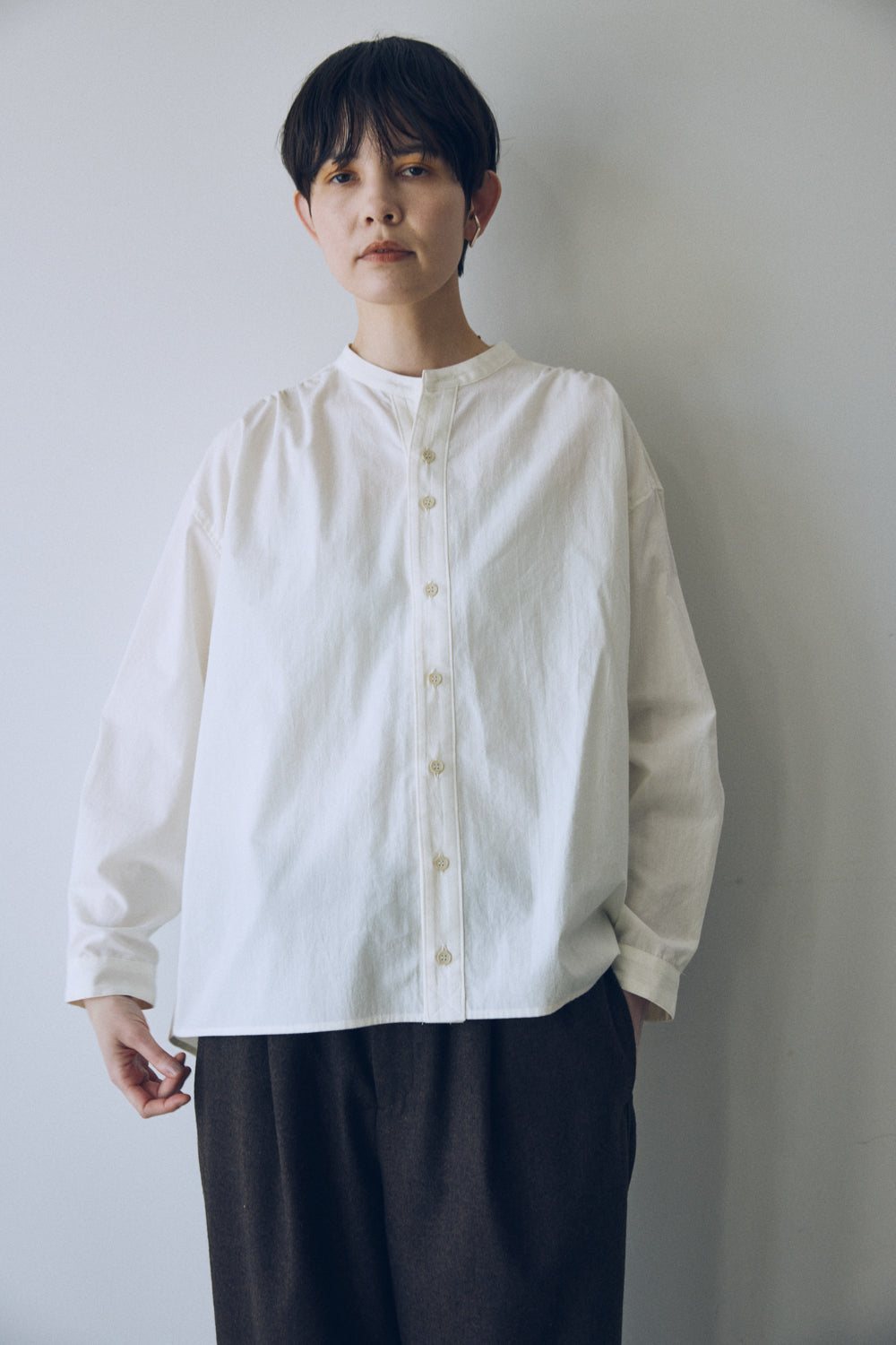 YARRA NEU 綿ウールスキッパーネックシャツ NU-5553-422