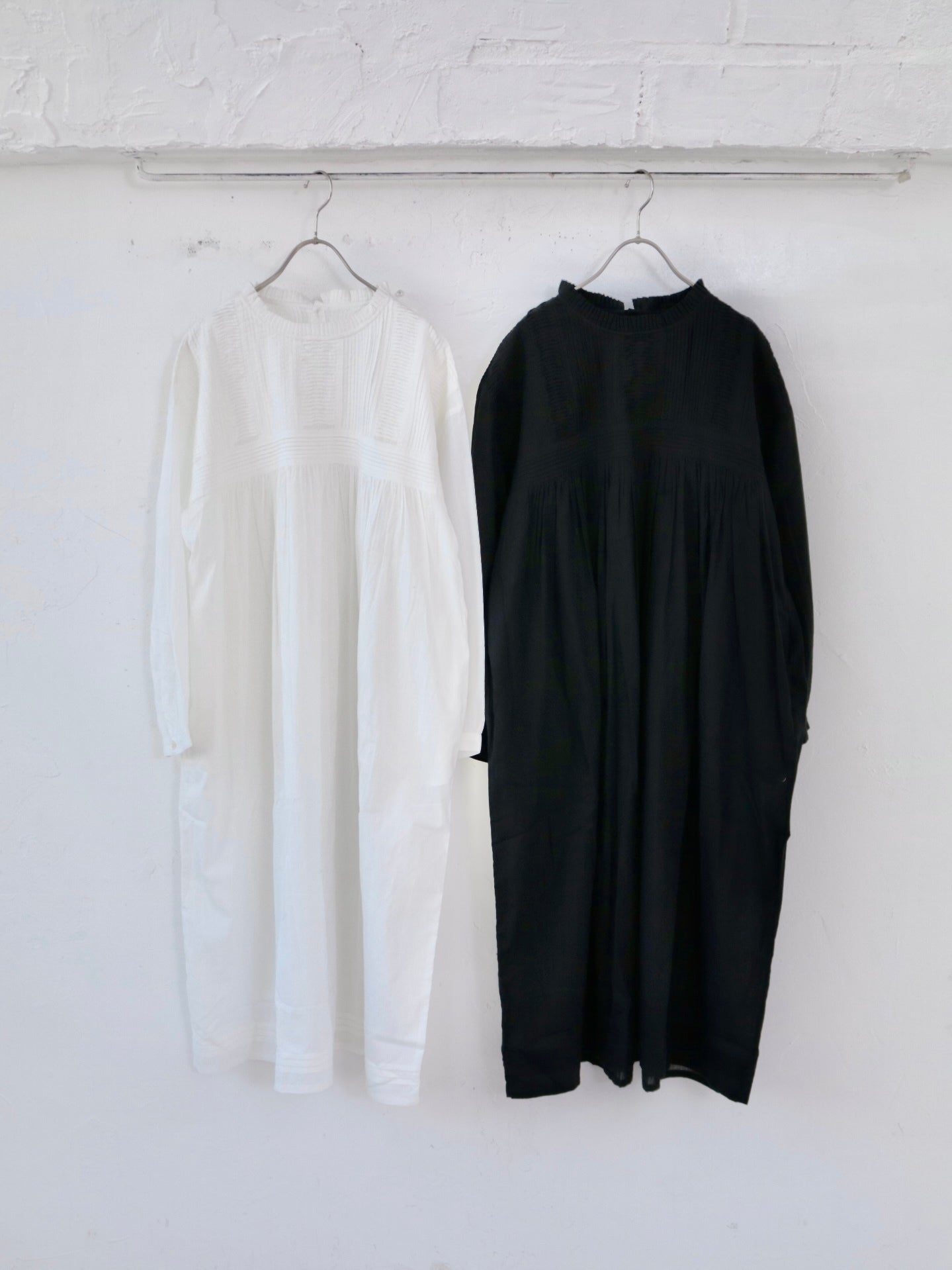 YARRA INDIAフリル衿ピンタックワンピース YR-1544-208