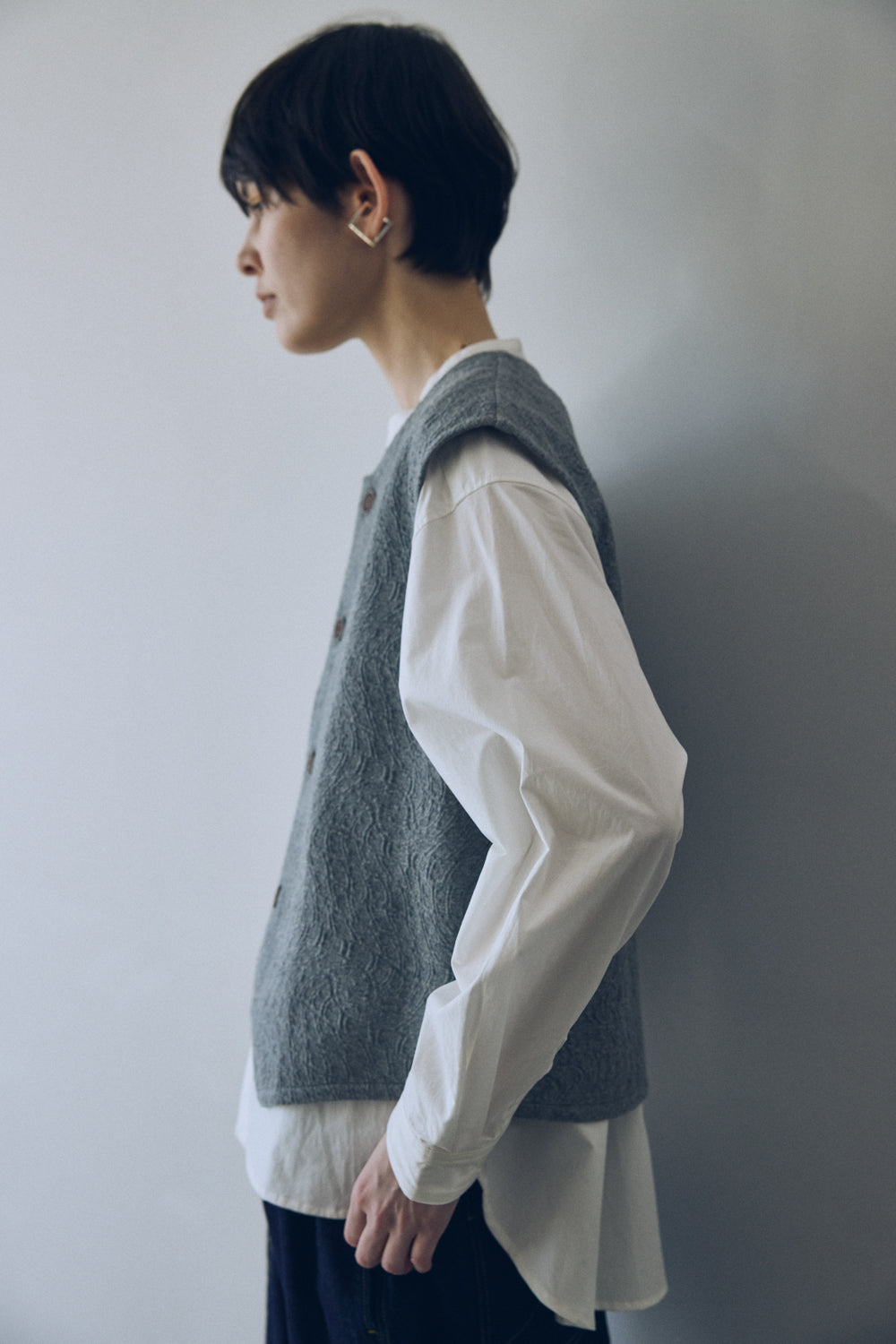 YARRA NEU カットジャガード釦開きベスト NU-5548-403