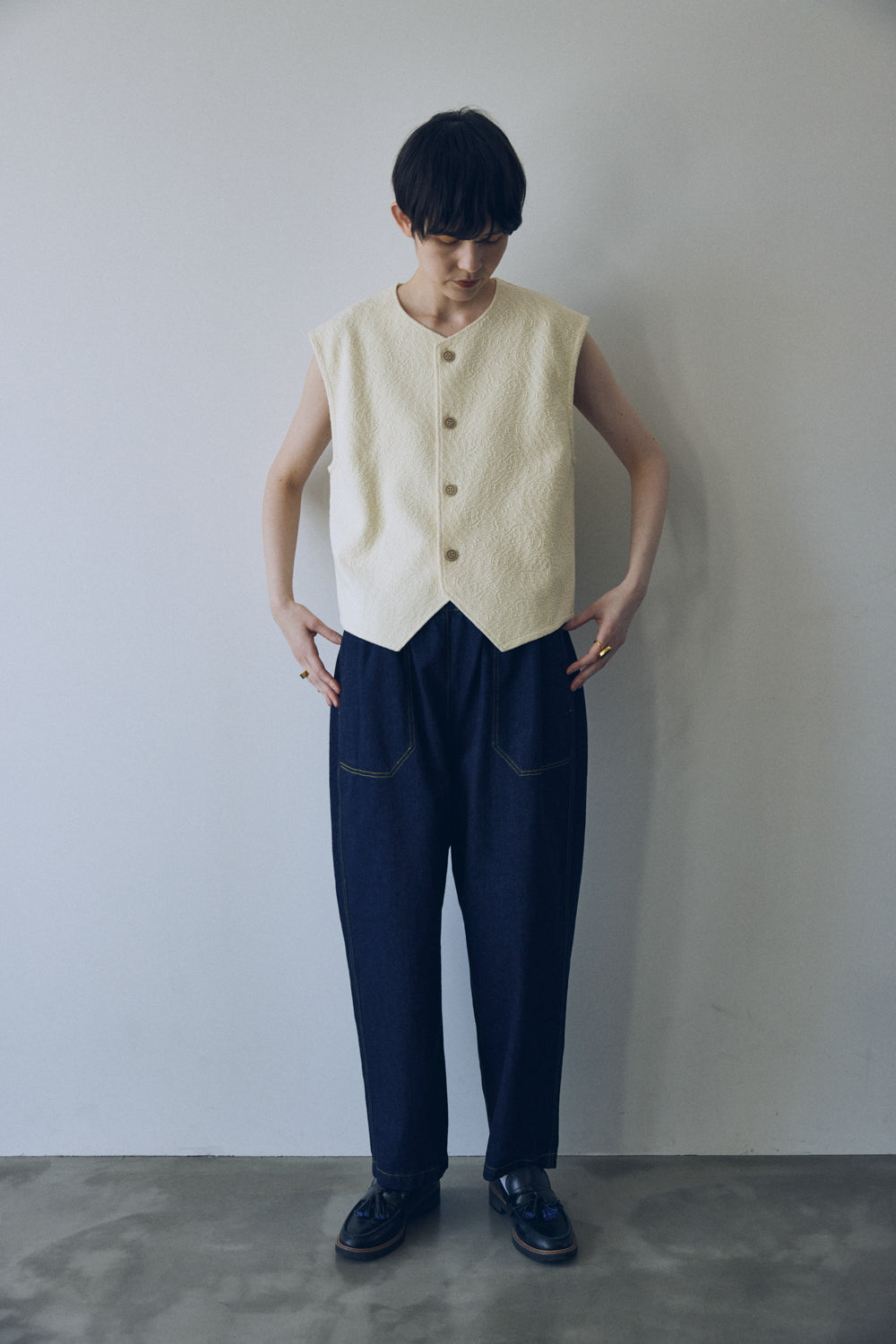 YARRA NEU カットジャガード釦開きベスト NU-5548-403