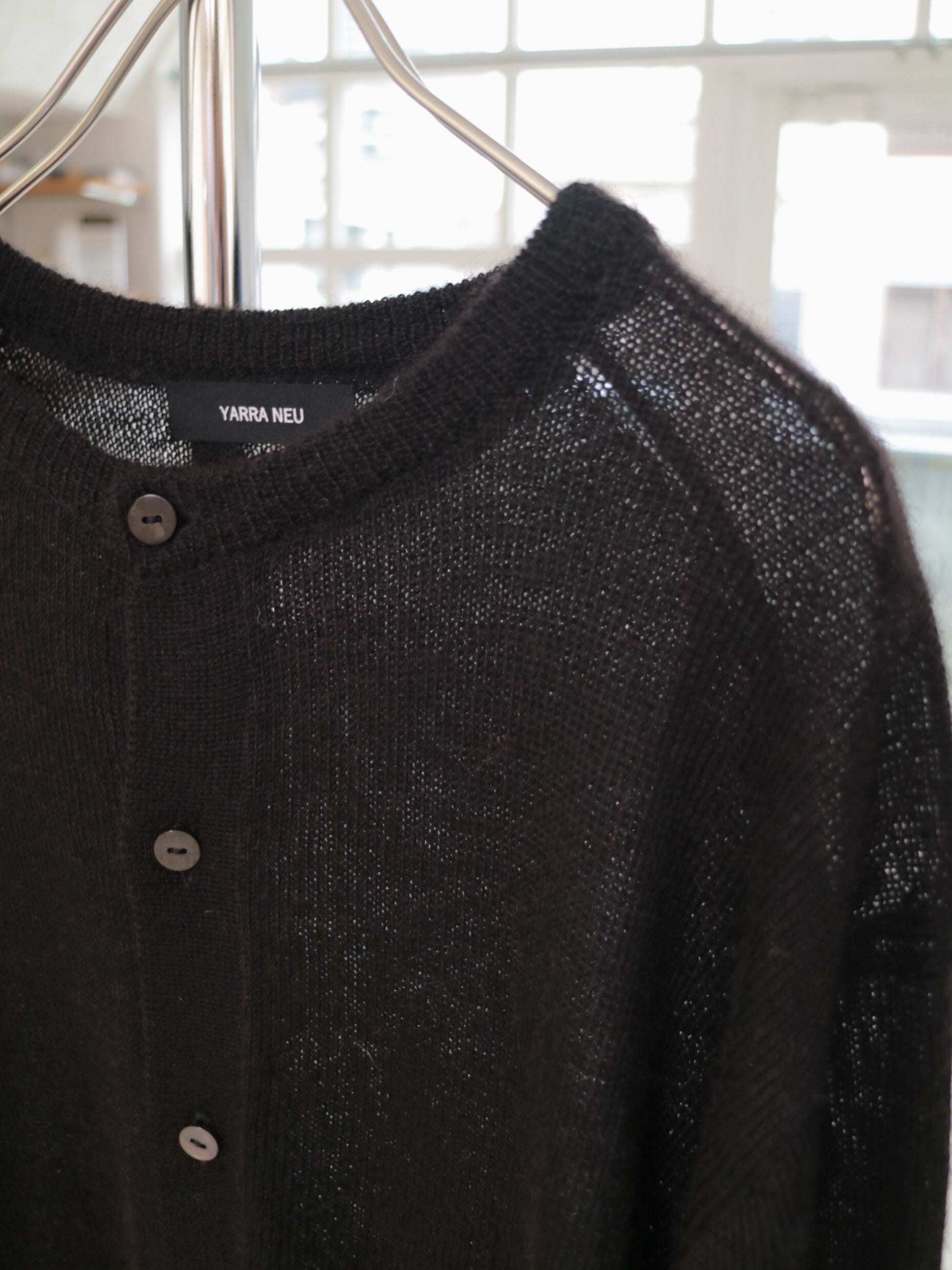 YARRA NEU ブラックアルパカニットカーディガン NU-5552-430