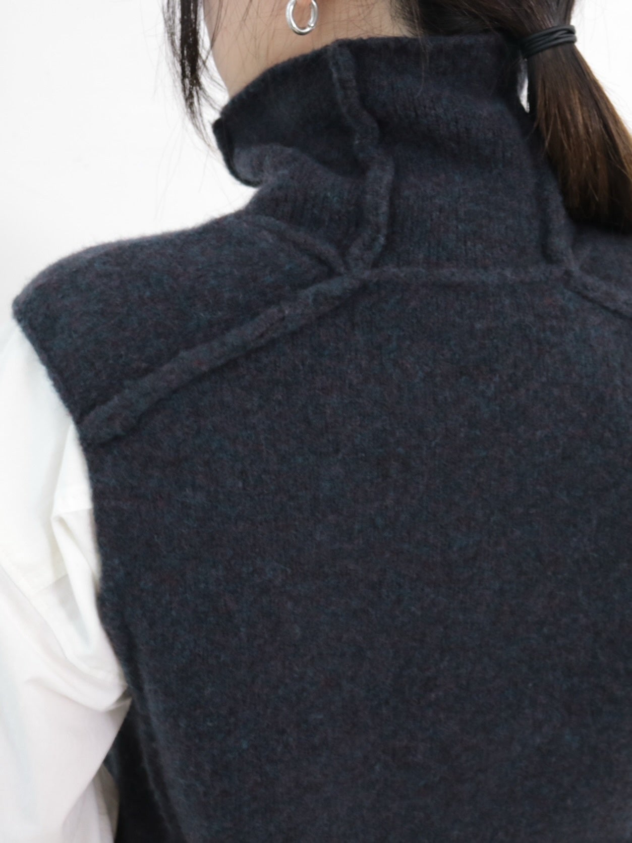 YARRA NEU ヤク混ハイネックニットベスト NU-5552-419