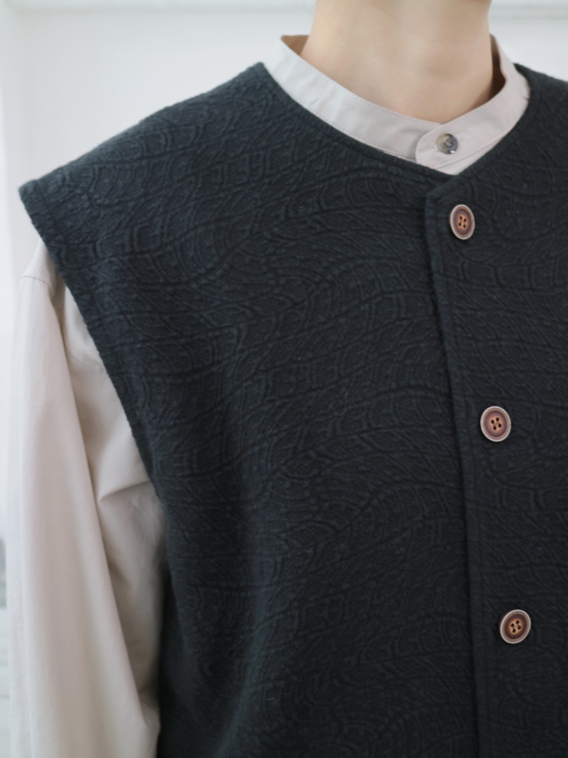 YARRA NEU カットジャガード釦開きベスト NU-5548-403