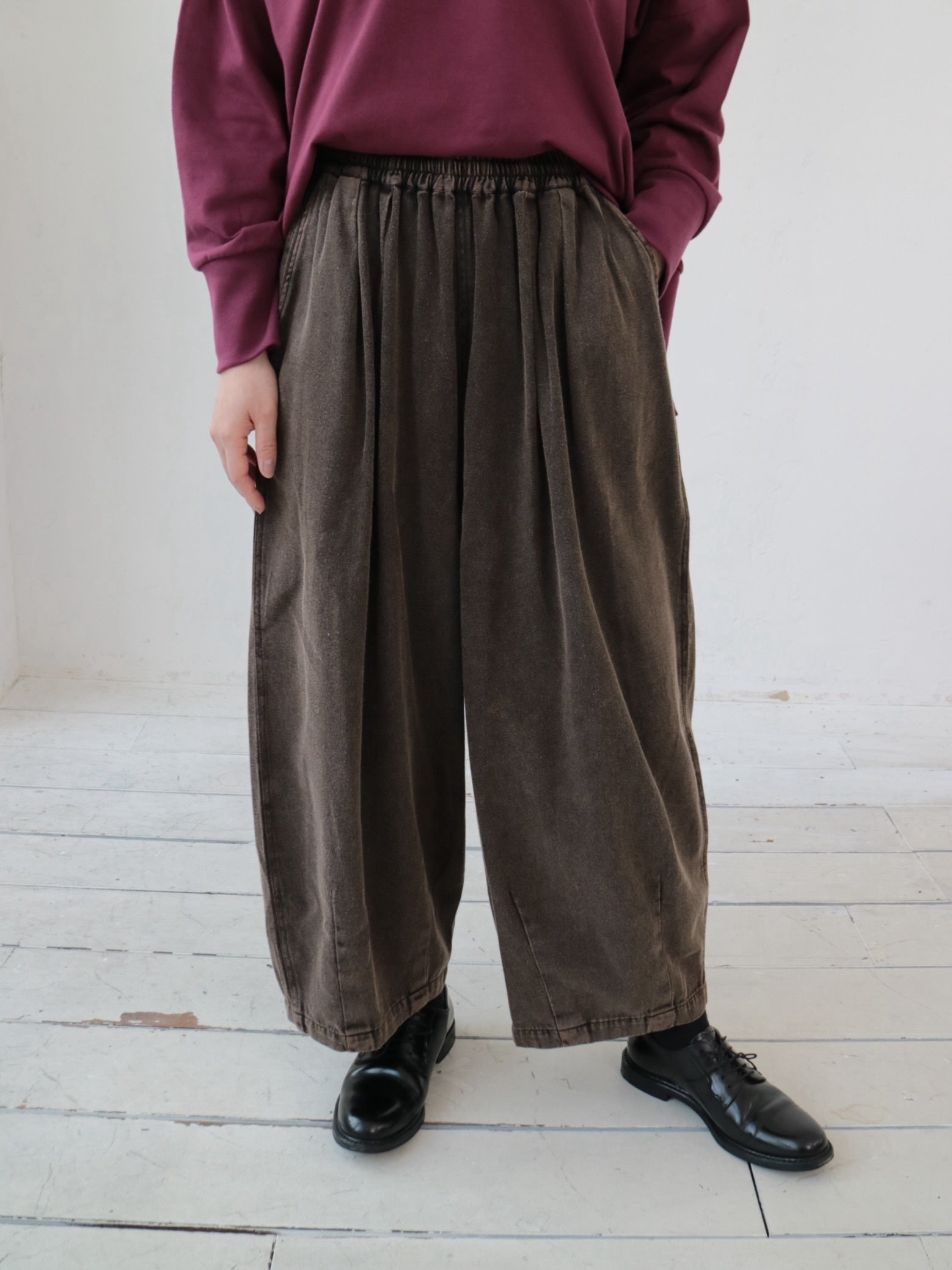 YARRA INDIAエンザイム裾ダーツパンツ YR-1545-235