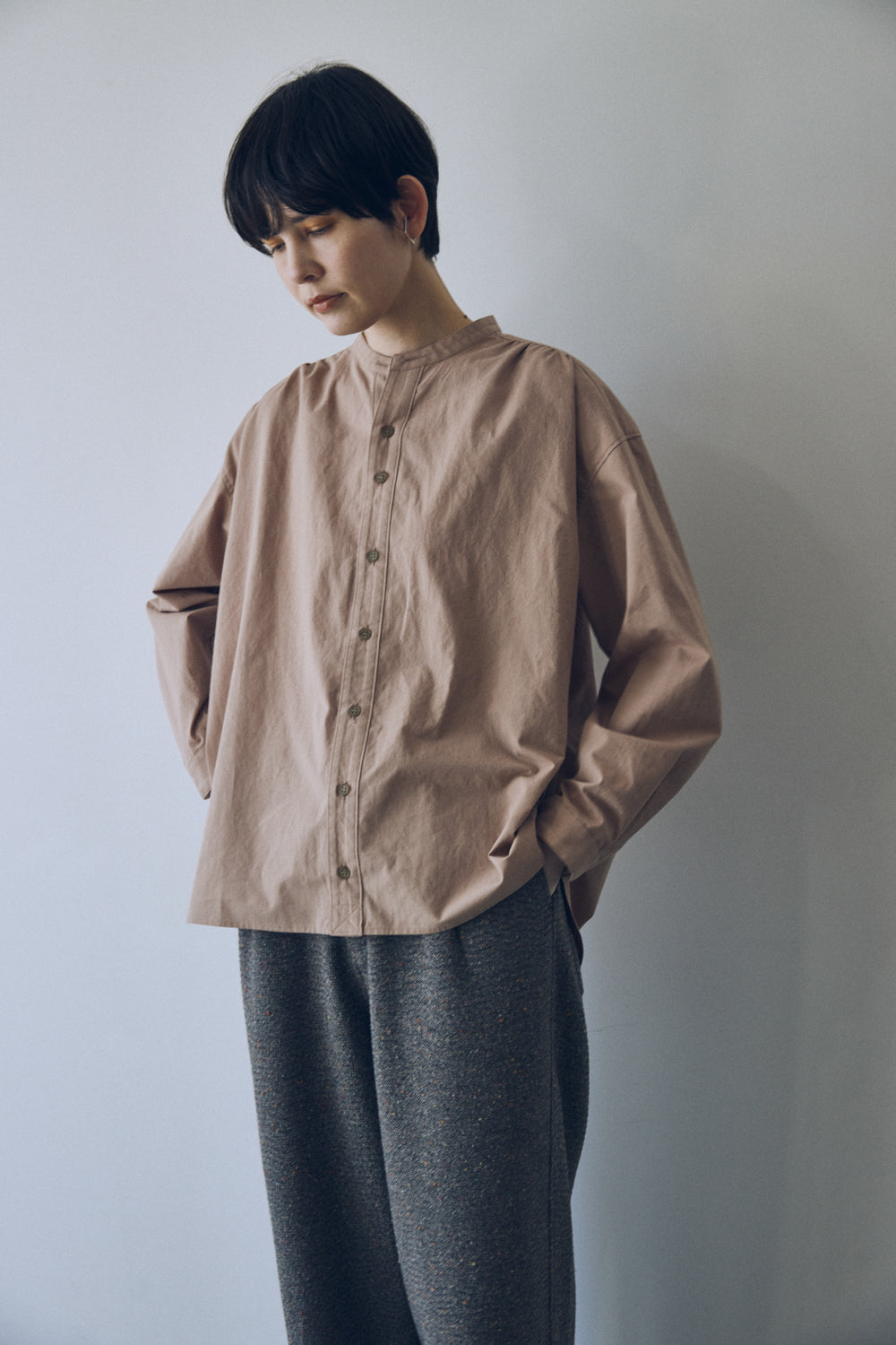 YARRA NEU 綿ウールスキッパーネックシャツ NU-5553-422