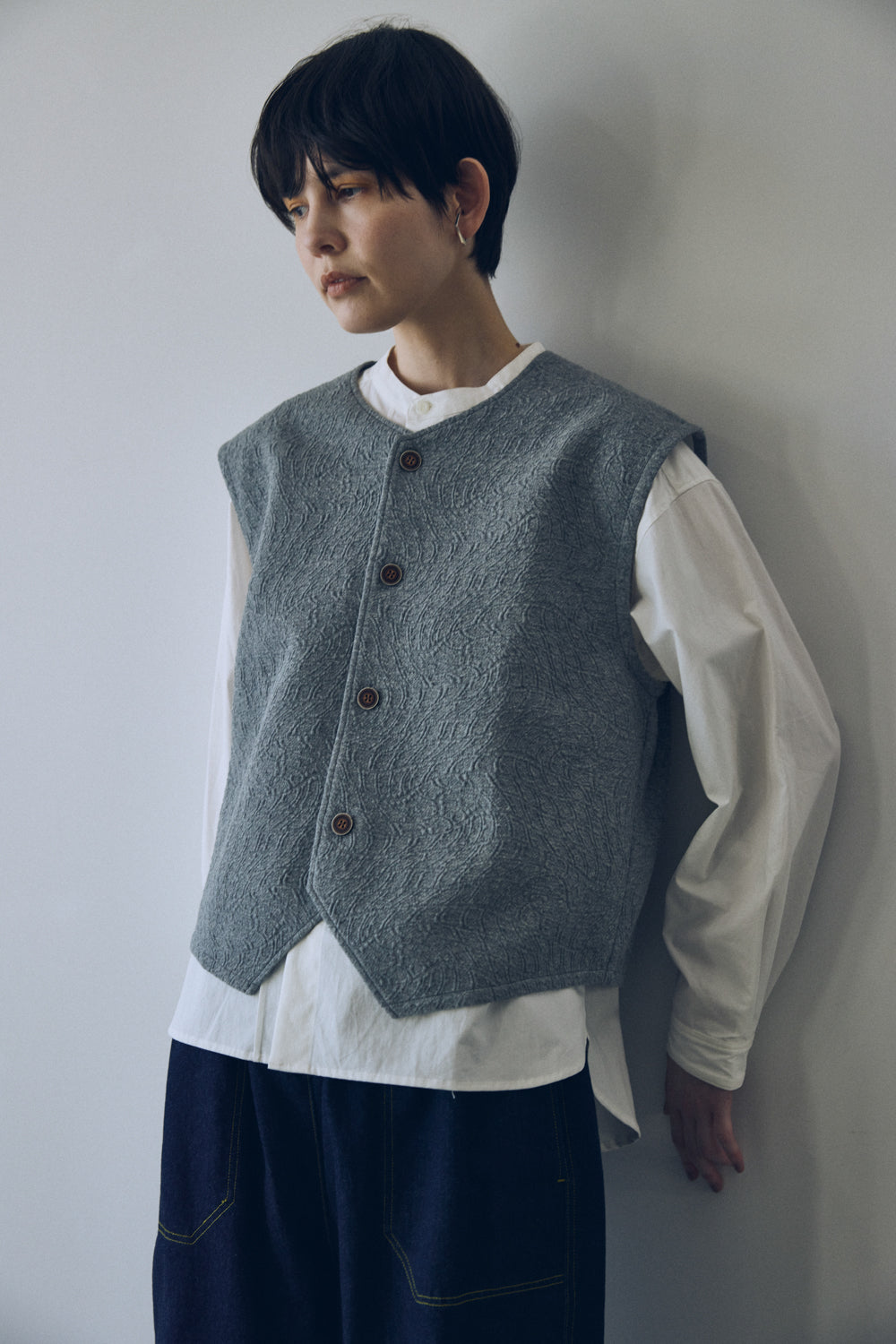 YARRA NEU カットジャガード釦開きベスト NU-5548-403
