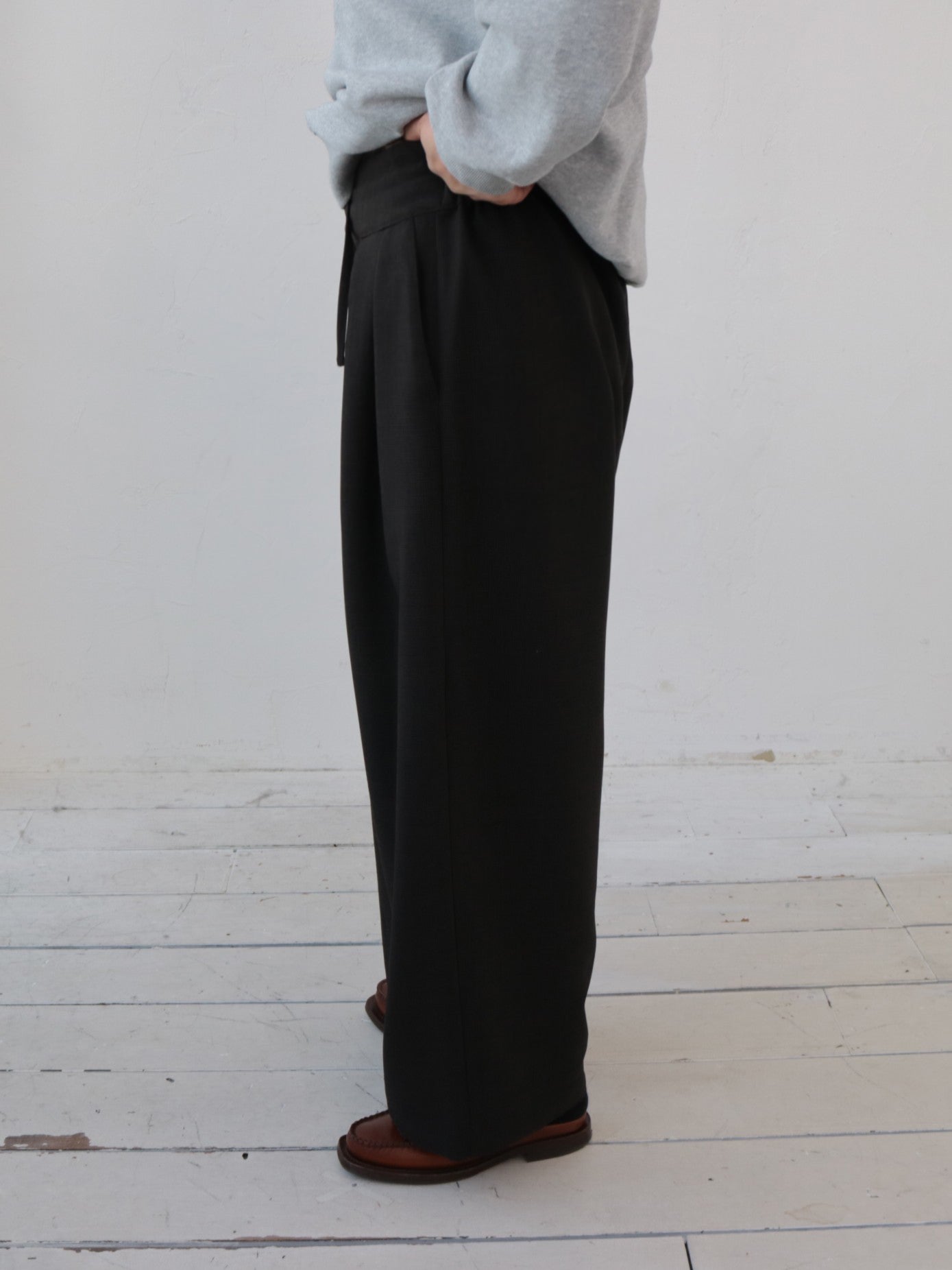 doux bleu ウーリーノ タックパンツ DB-2555-053