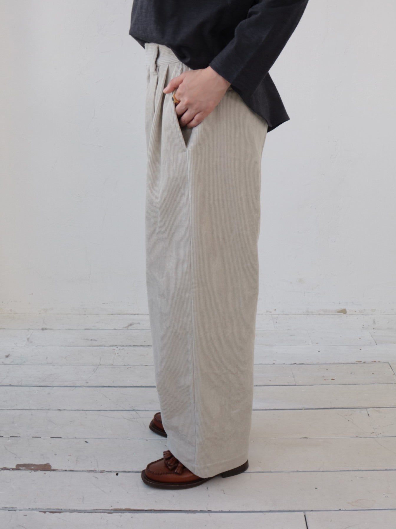 doux bleu コーデュロイ タックパンツ DB-2555-048