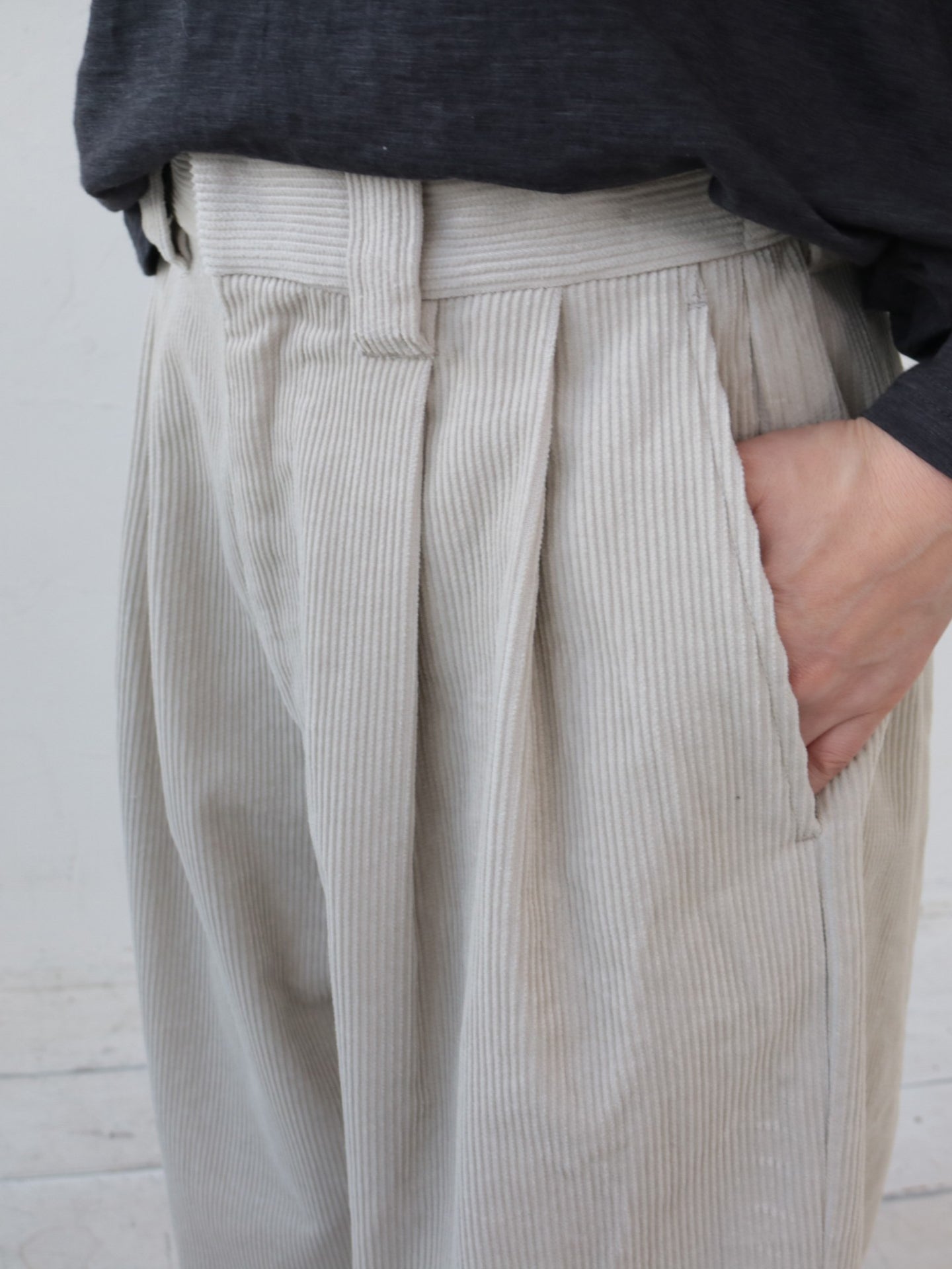 doux bleu コーデュロイ タックパンツ DB-2555-048