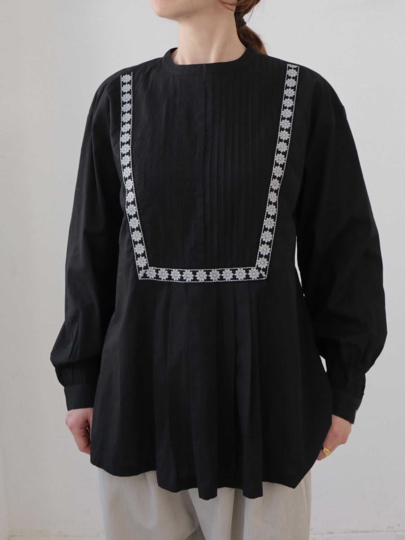 doux bleu シルバー刺繍ブラウス DB-2553-050