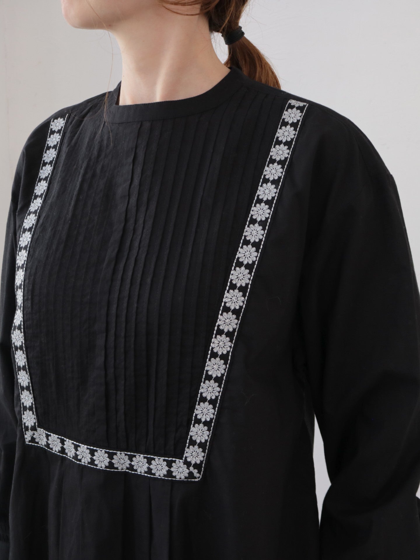 doux bleu シルバー刺繍ブラウス DB-2553-050