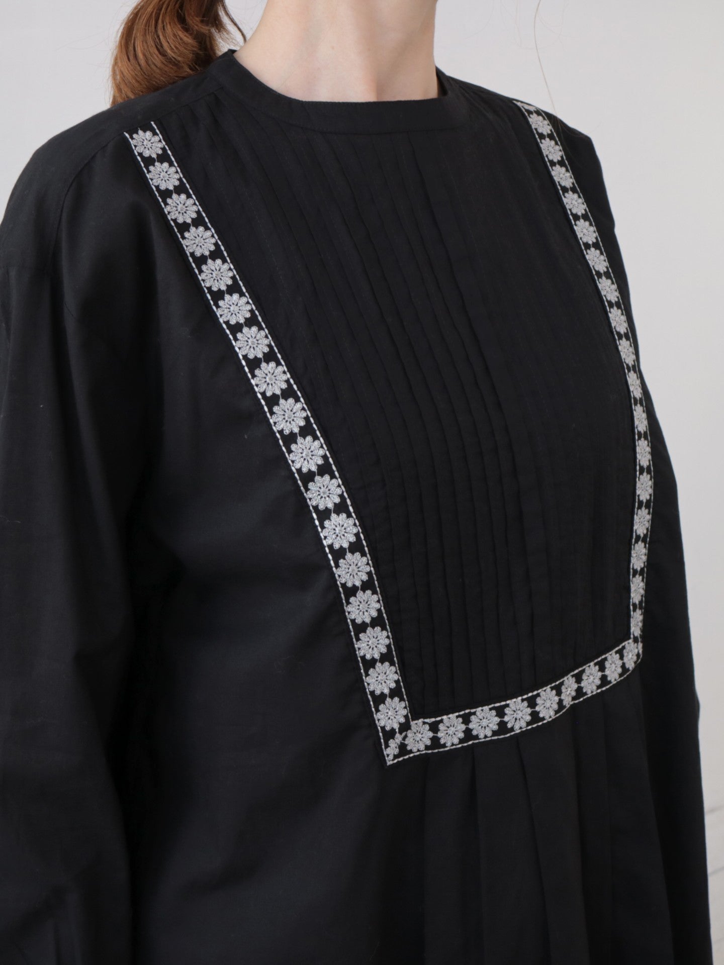 doux bleu シルバー刺繍ブラウス DB-2553-050