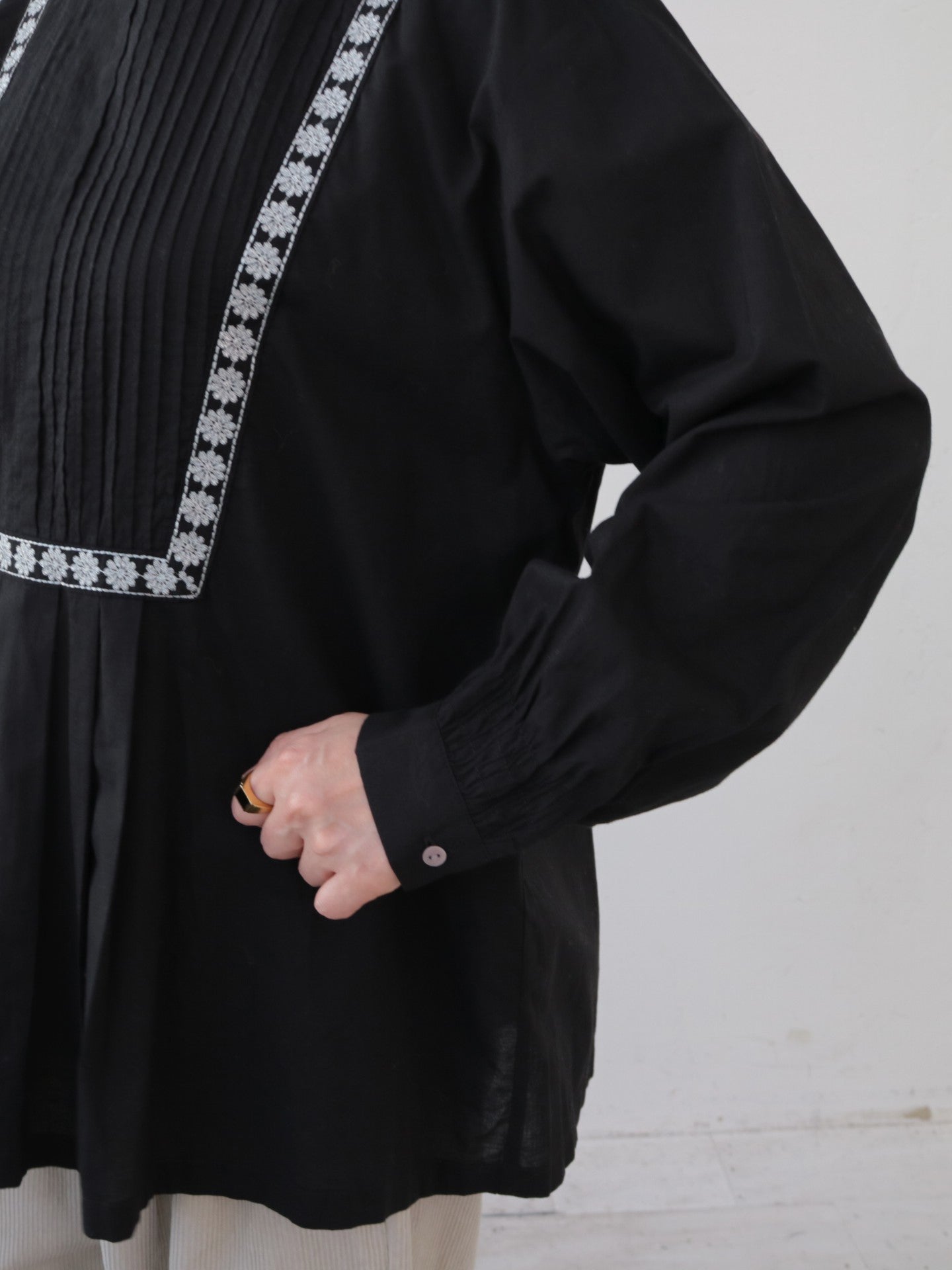 doux bleu シルバー刺繍ブラウス DB-2553-050