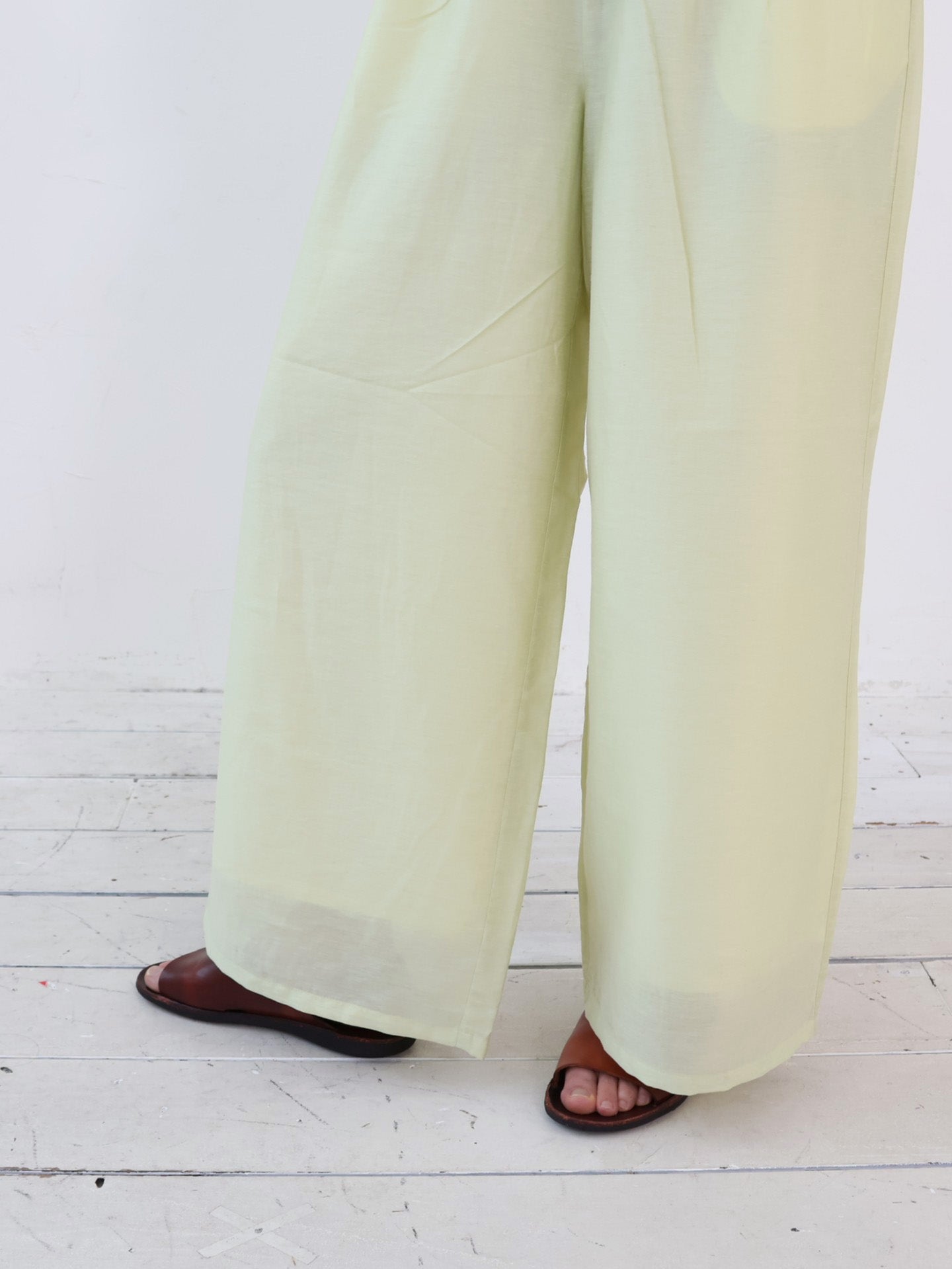 doux bleu シアーワイドイージーパンツ DB-2615-037