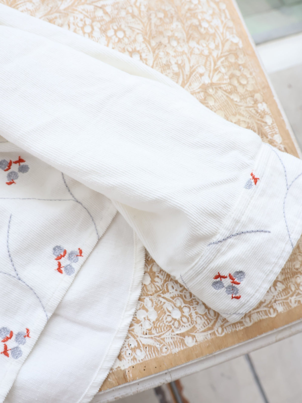 YARRA INDIAコーデュロイ刺繍ブラウス YR-1653-262