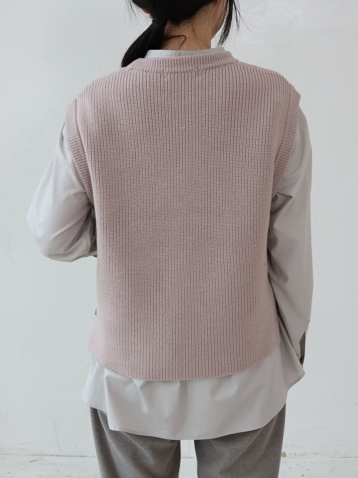YARRA NEU メリノウール畔編みニットベスト NU-5658-433