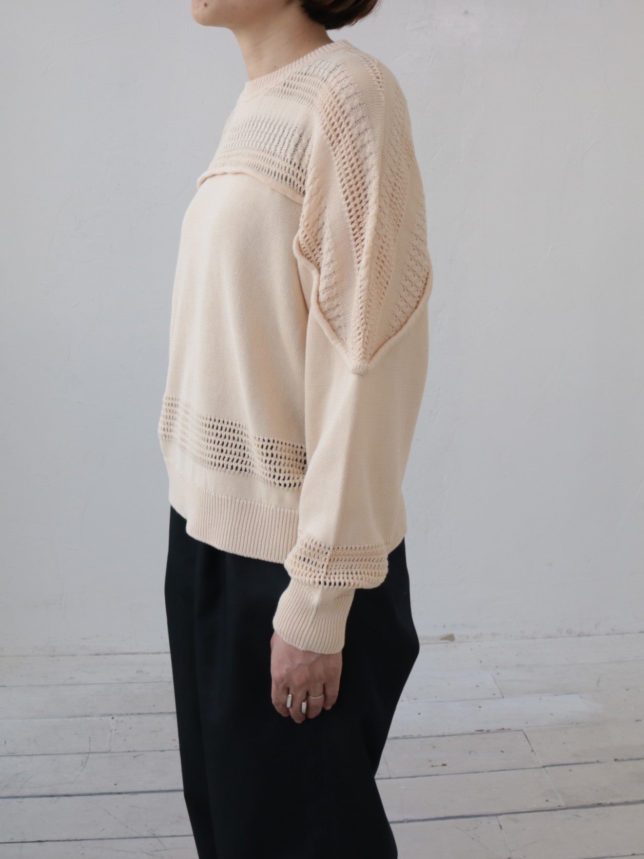 YARRA NEU 透かし編みヨークニットプルオーバー NU-5612-407