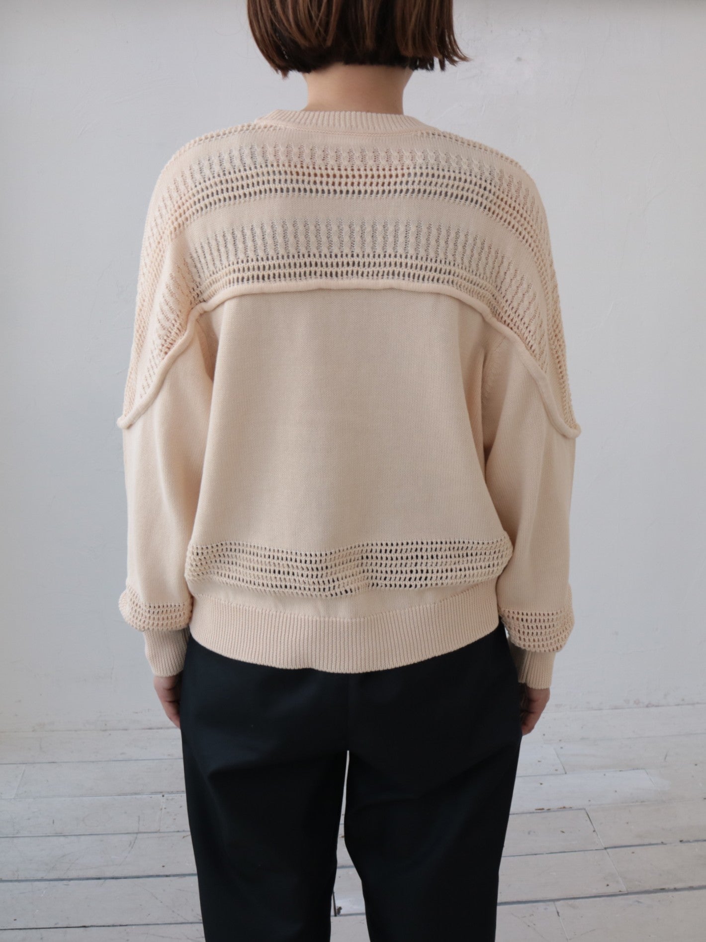 YARRA NEU 透かし編みヨークニットプルオーバー NU-5612-407