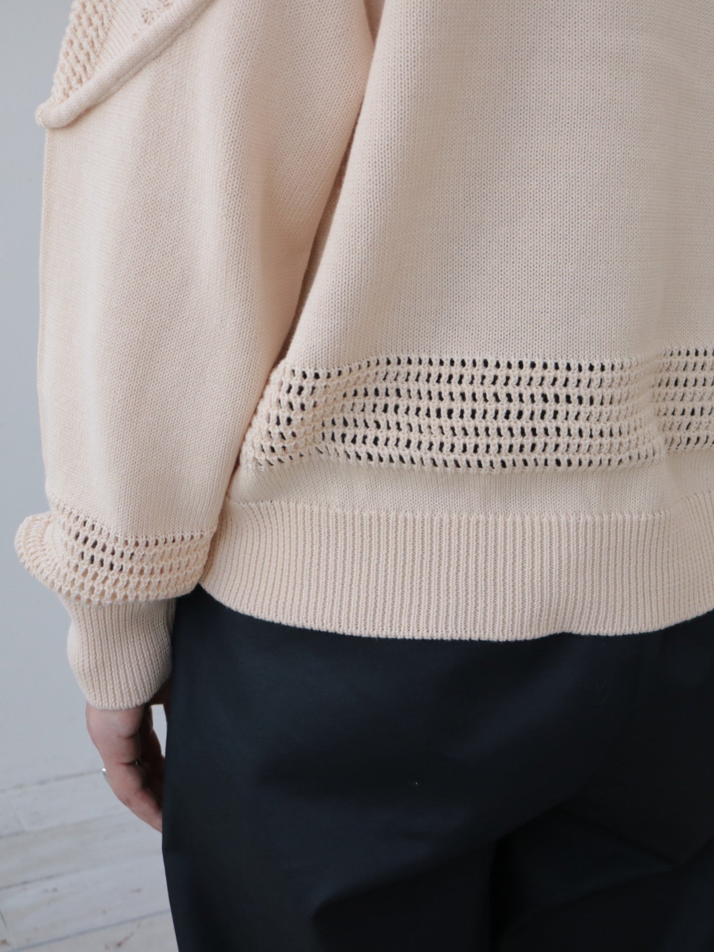 YARRA NEU 透かし編みヨークニットプルオーバー NU-5612-407