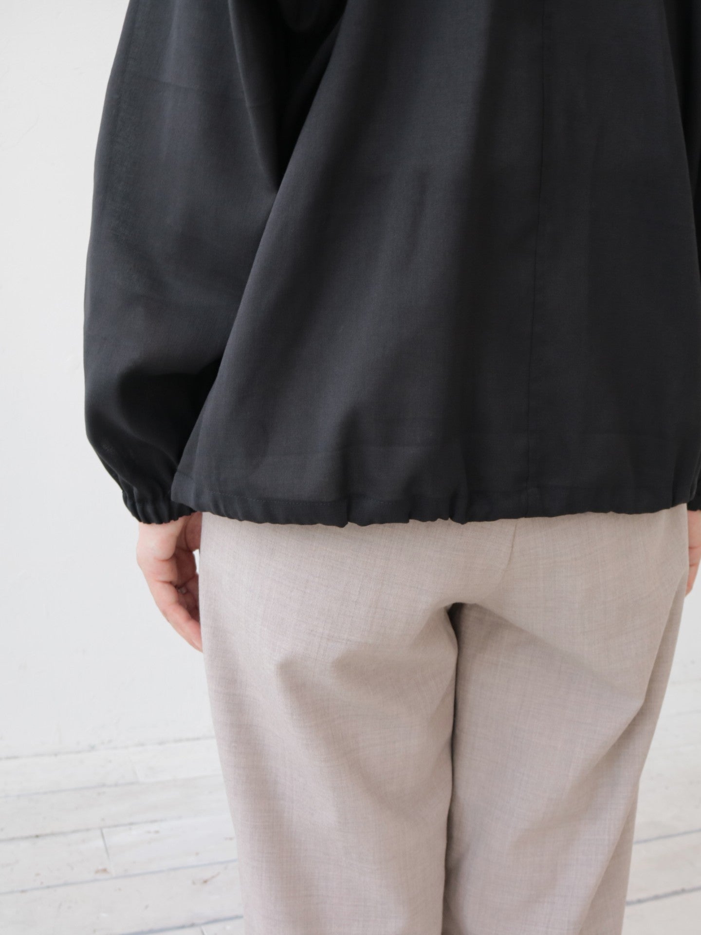 YARRA NEU シアーノーカラーギャザーブルゾン NU-5617-426