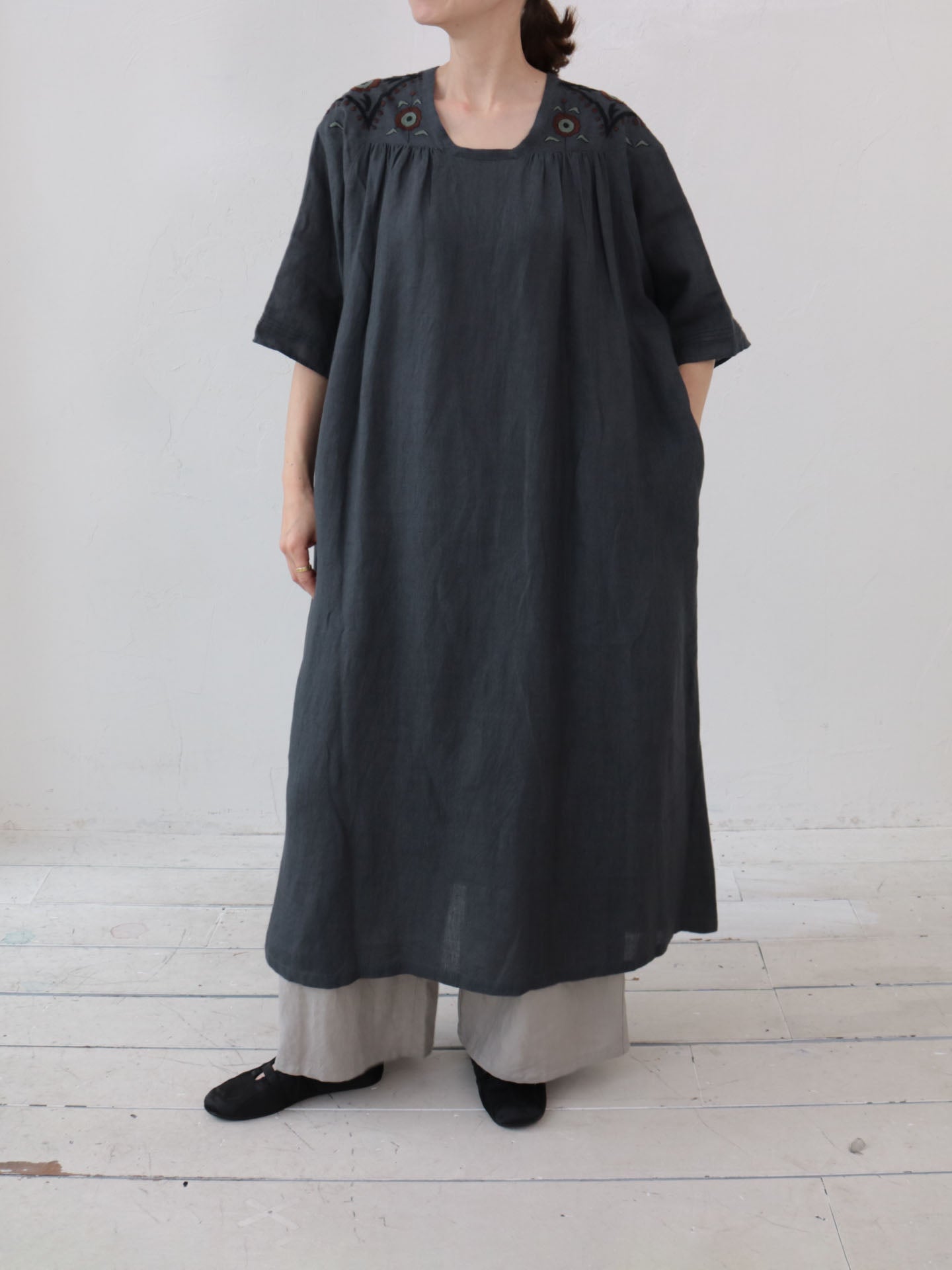doux bleu インドリネン 刺繍ワンピース DB-2524-051