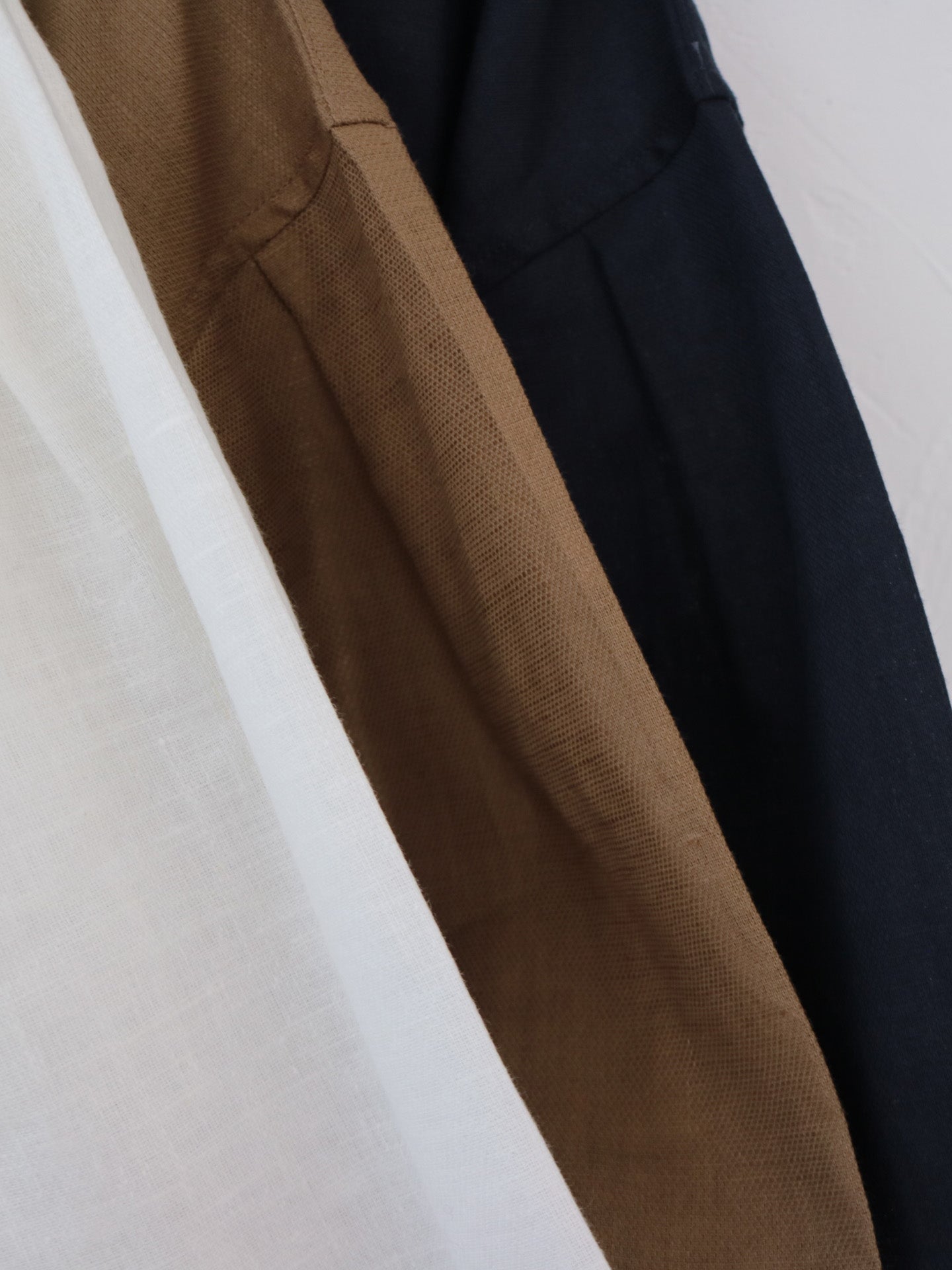 YARRA NEU 綿麻袖タック5分袖シャツ NU-5523-436