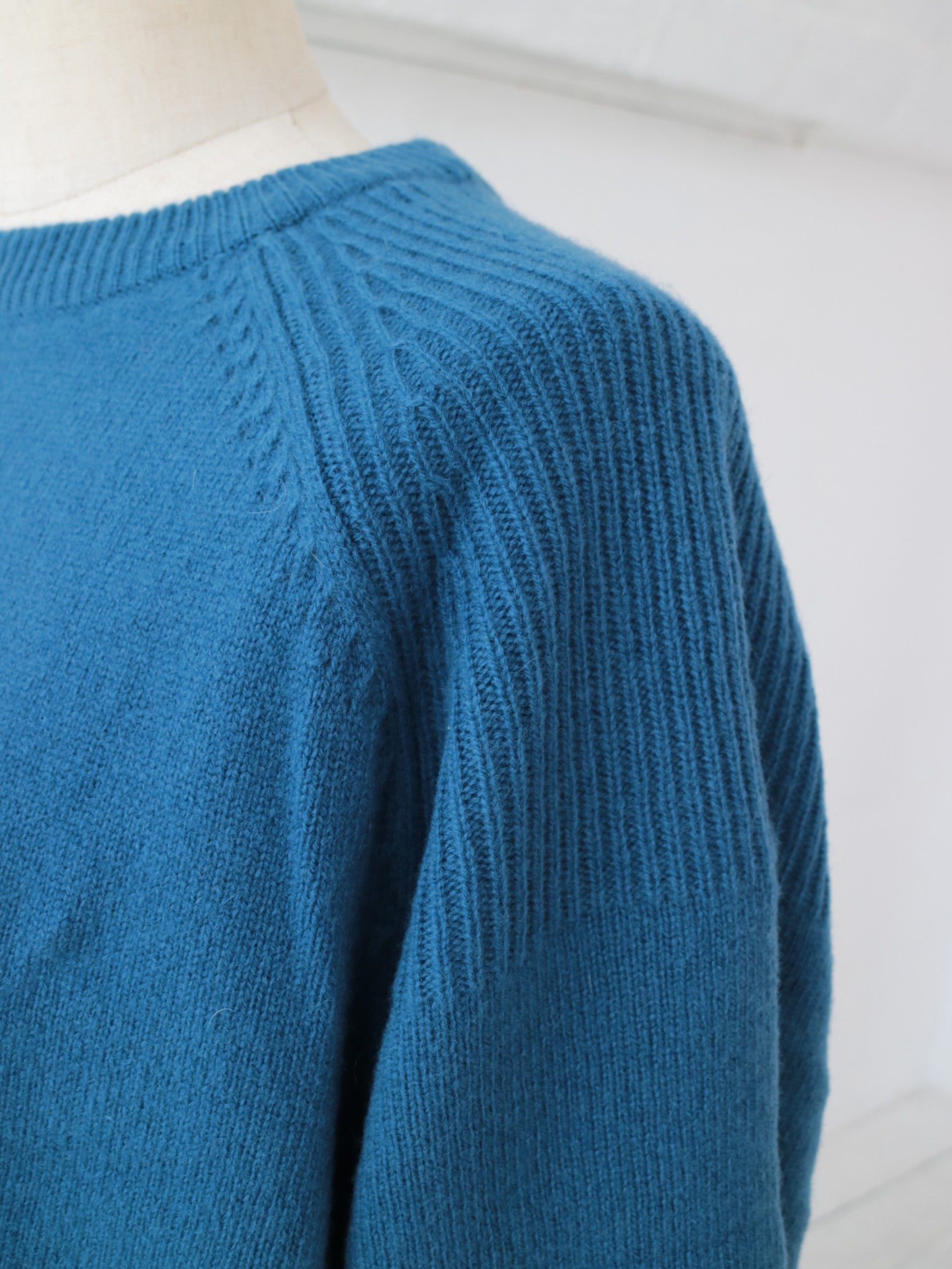 doux bleu EXファインメリノウール ニットプルオーバー DB-2542-031