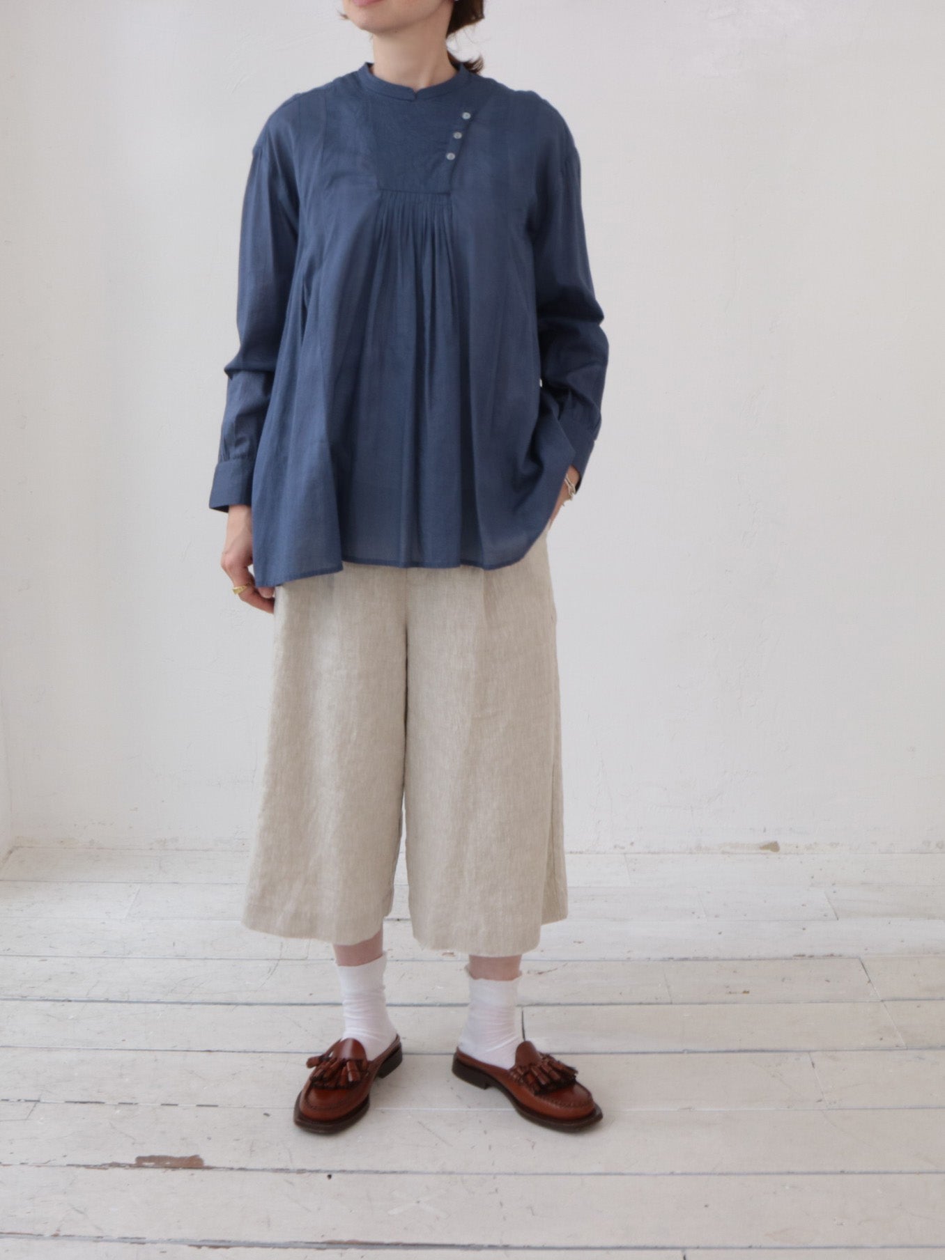 doux bleu コットンカディ ギャザープルオーバーシャツ DB-2613-030