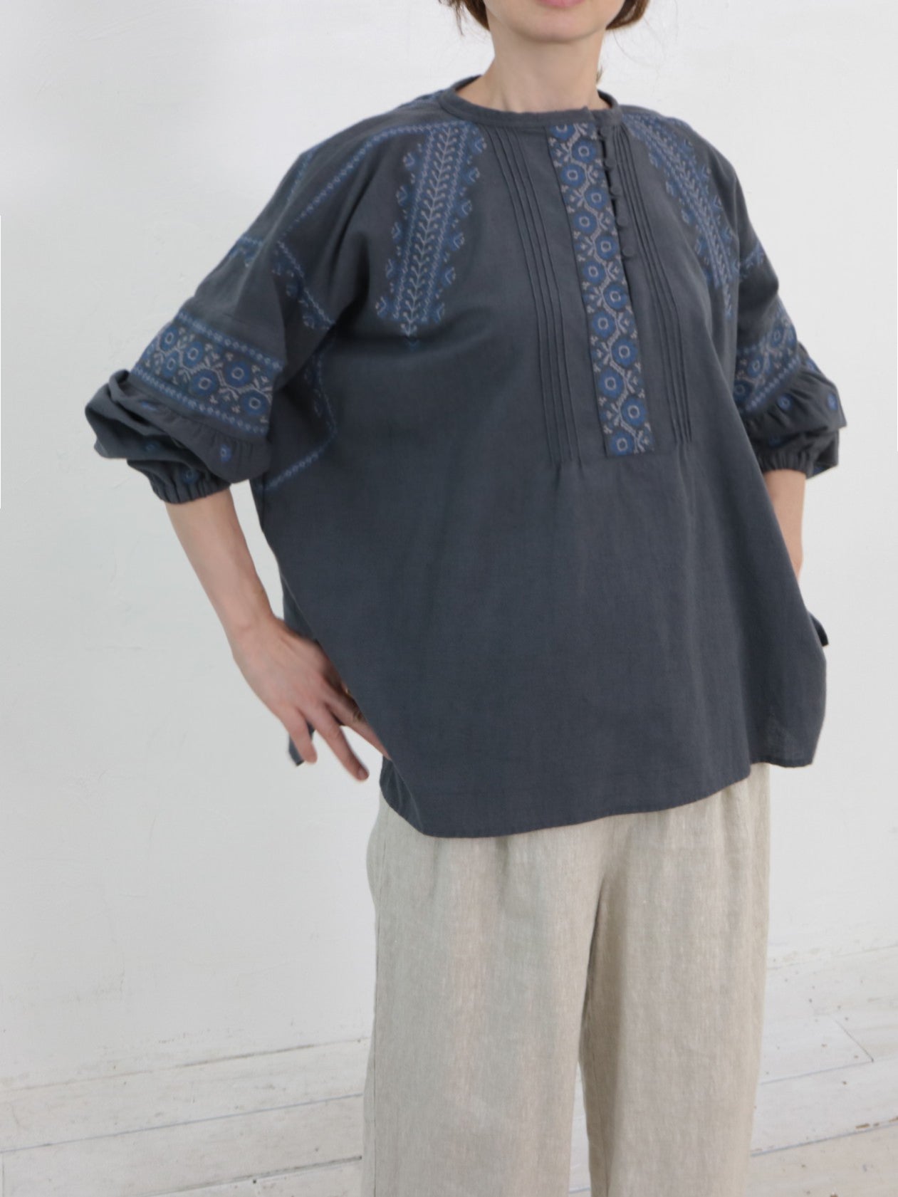 doux bleu C/L クロスステッチ刺繍ブラウス DB-2613-015
