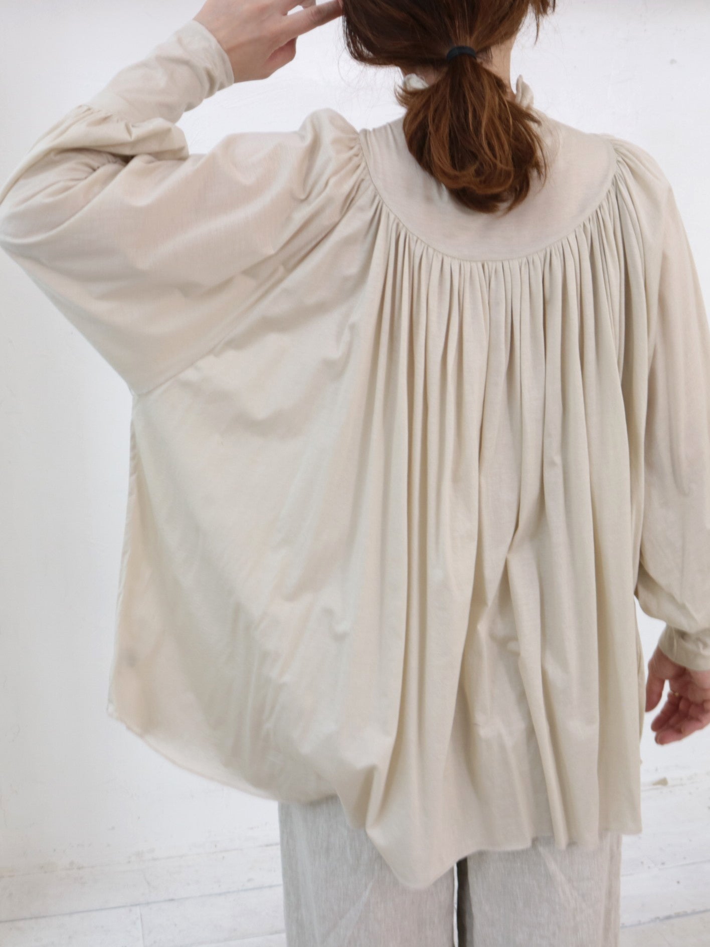 doux bleu タートルギャザーブラウス DB-2611-001